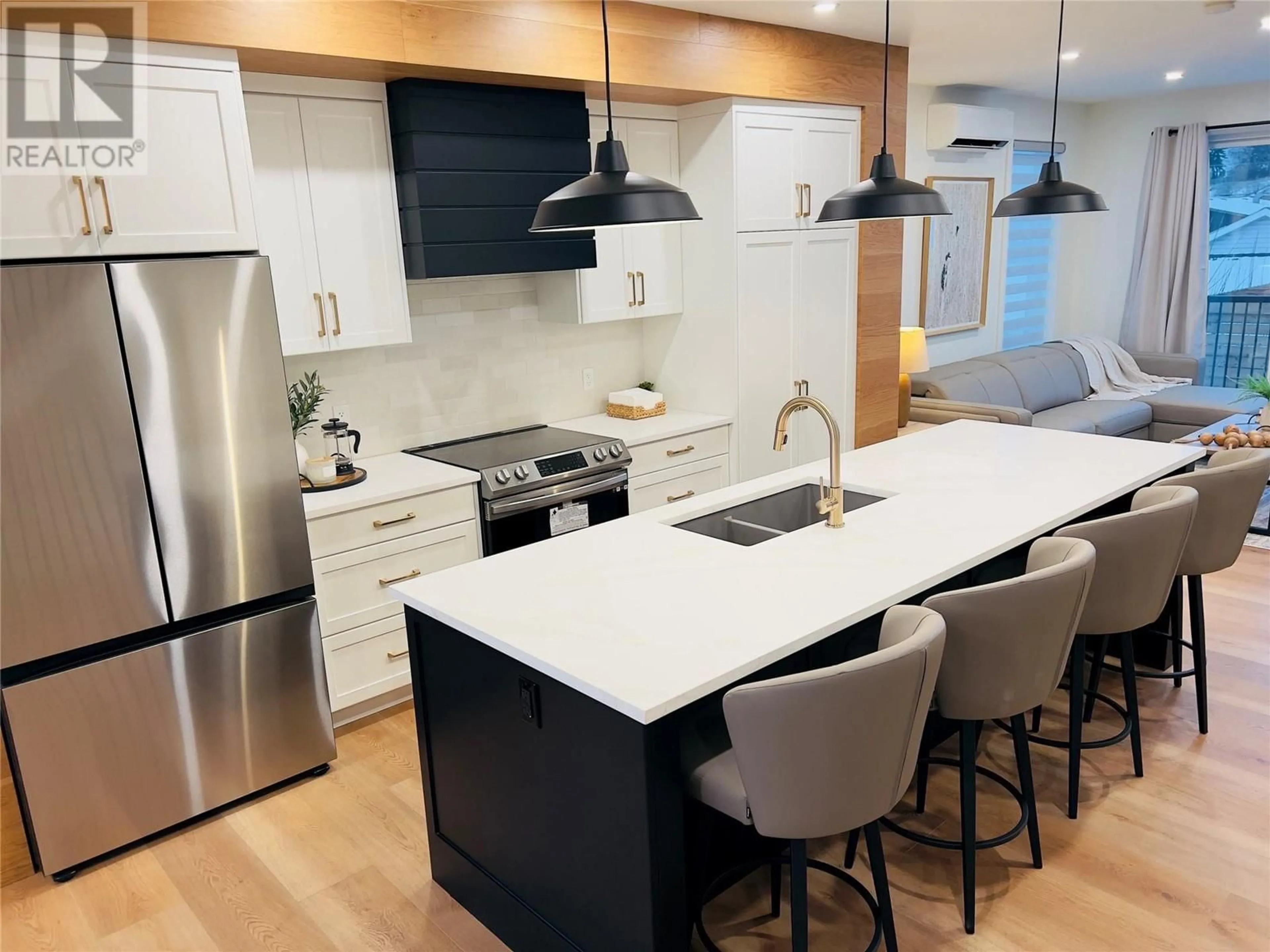 Open concept kitchen, unknown for 404 - 510 14TH STREET, Invermere British Columbia V0A1K0