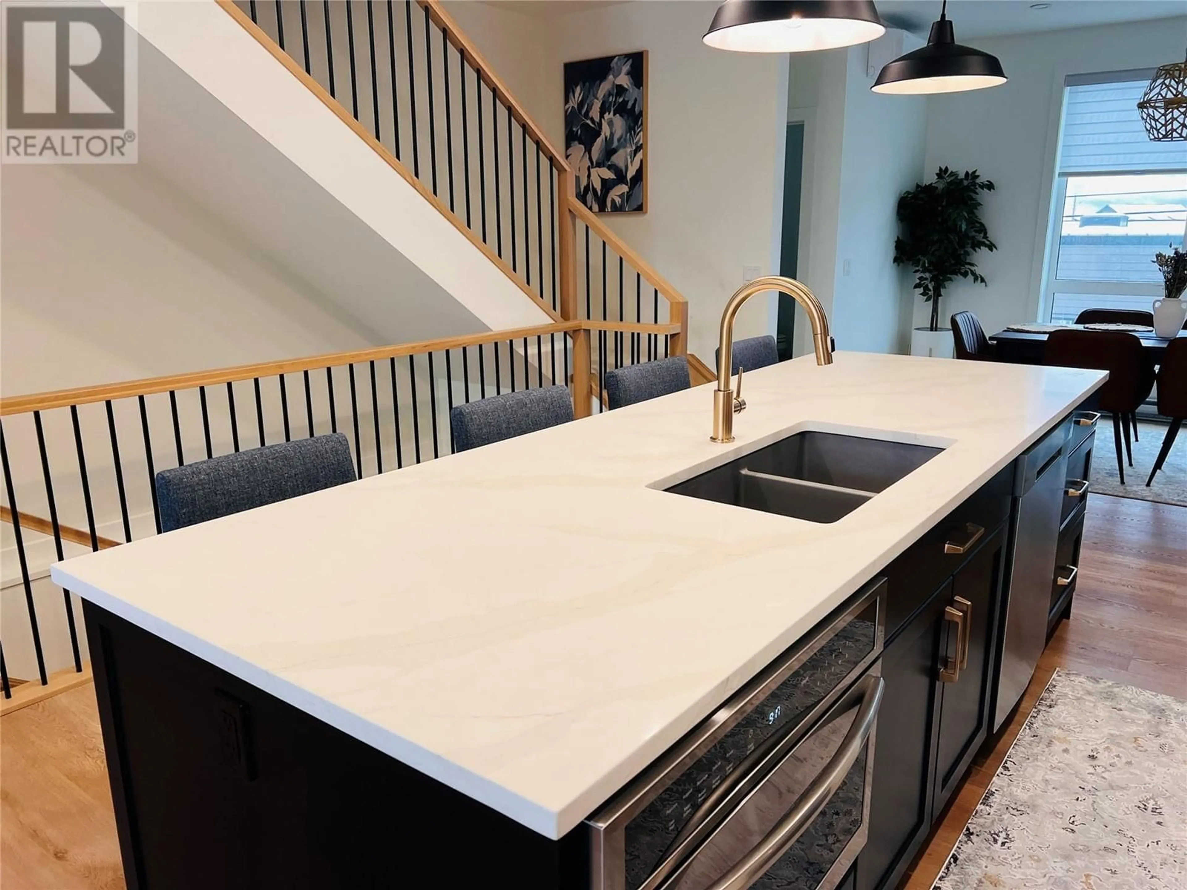 Contemporary kitchen, unknown for 405 - 510 14TH STREET, Invermere British Columbia V0A1K0