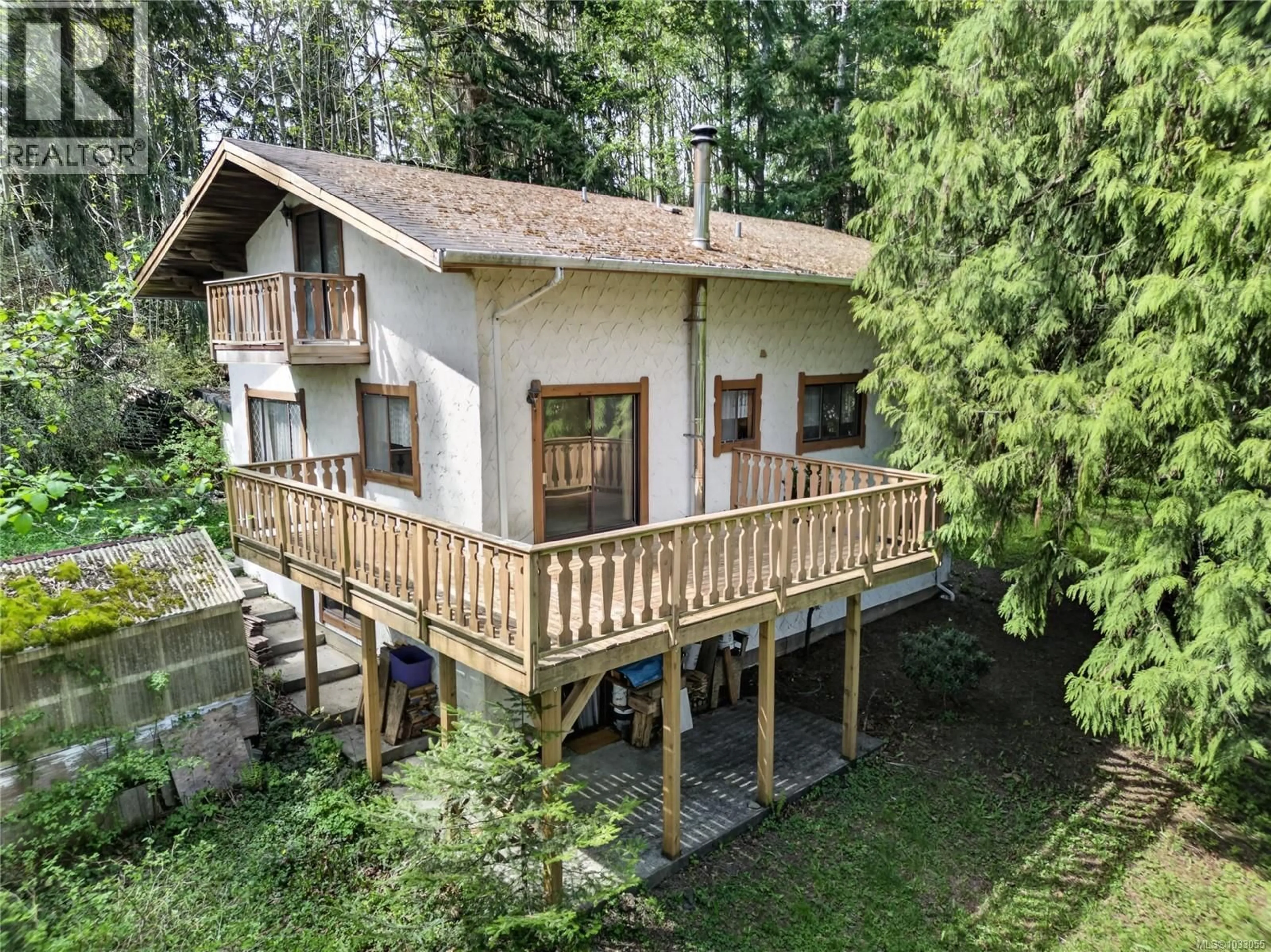 A pic from outside/outdoor area/front of a property/back of a property/a pic from drone, unknown for 7191 ISLAND HIGHWAY, Fanny Bay British Columbia V0R1W0