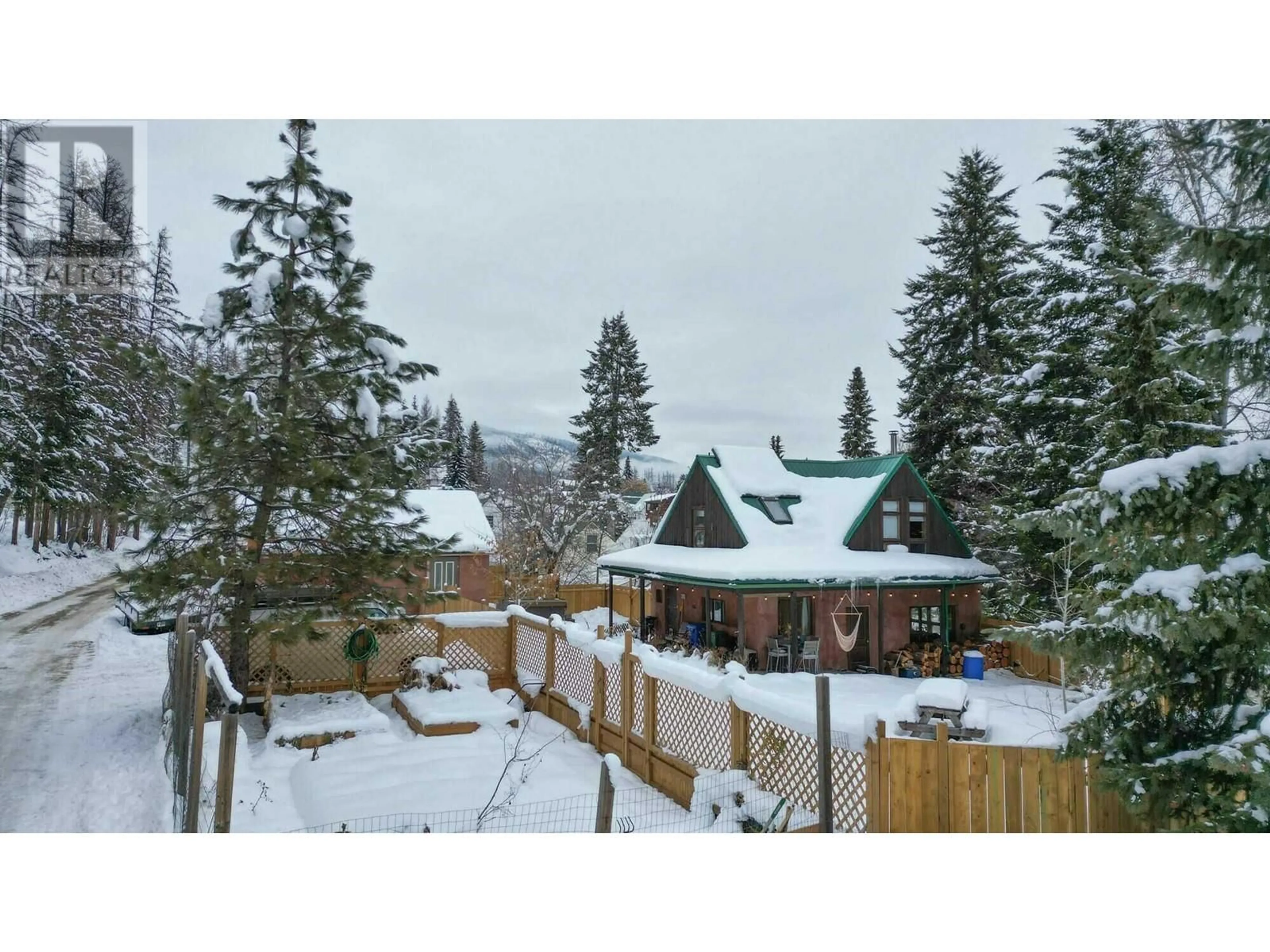 A pic from outside/outdoor area/front of a property/back of a property/a pic from drone, mountain view for 622 5th Avenue, Kimberley British Columbia V1A2T2