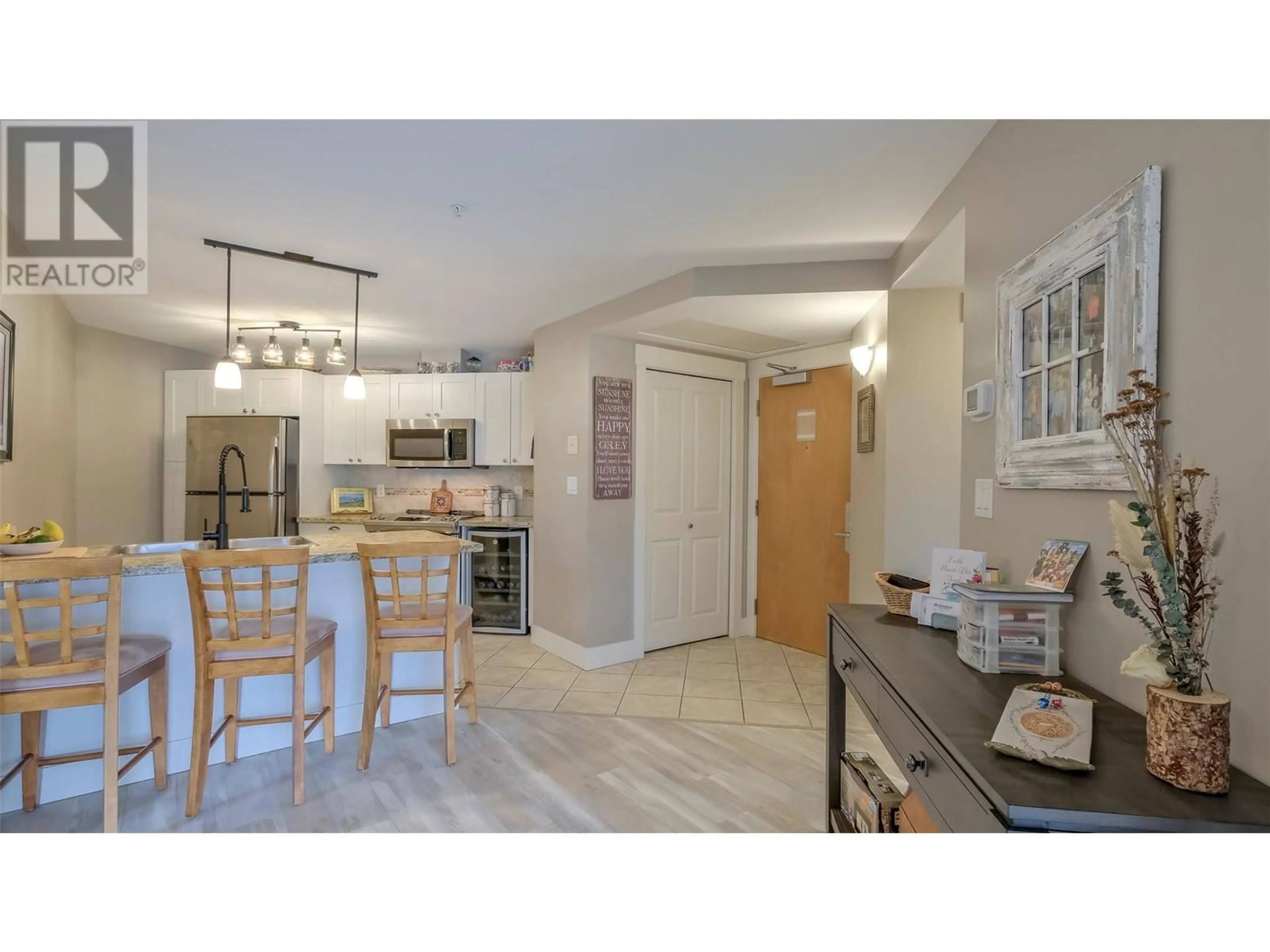 Open concept kitchen, ceramic/tile floor for 4205 Gellatly Road Unit# 336, West Kelowna British Columbia V4T2K2