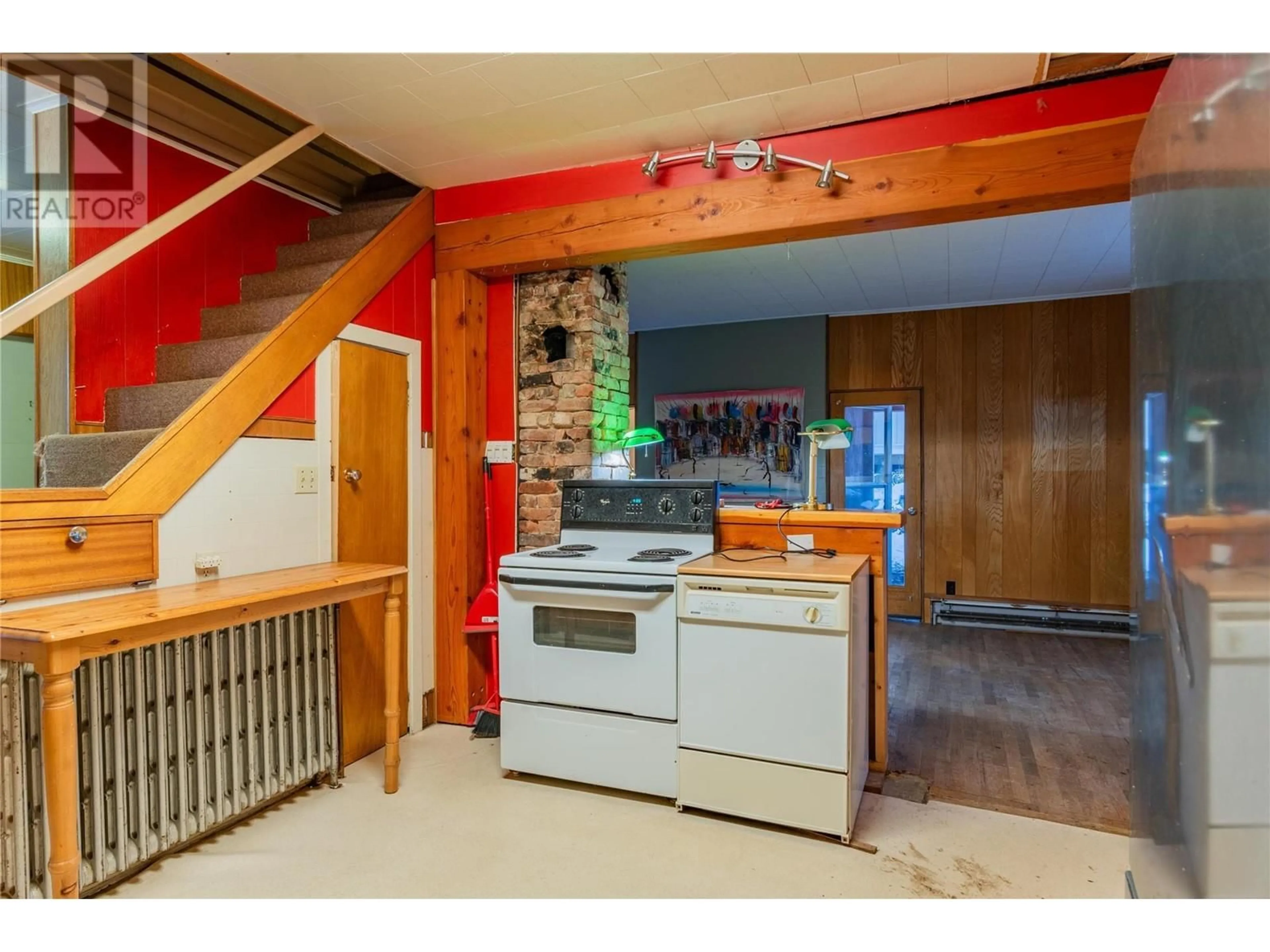 Open concept kitchen, unknown for 1415 Neilson Street, Trail British Columbia V1R3Y8