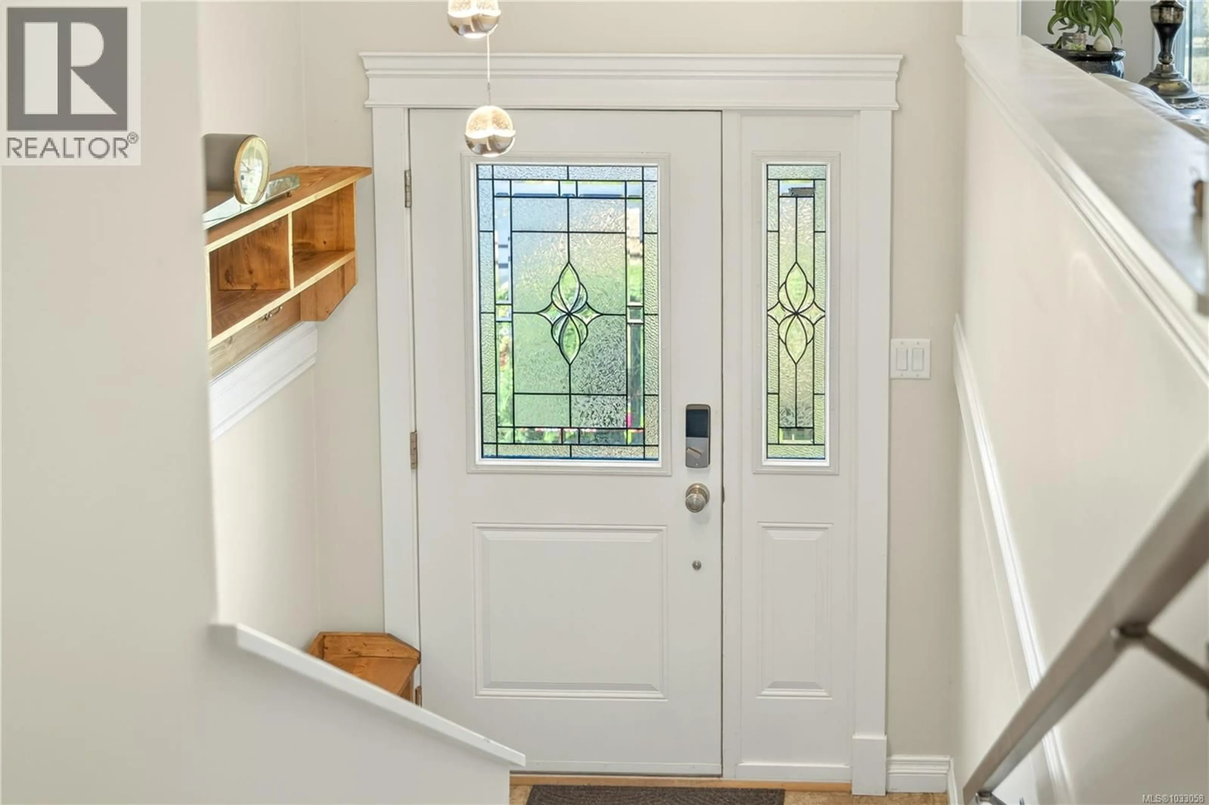 Indoor entryway for 441 DEERING STREET, Nanaimo British Columbia V9R6E5
