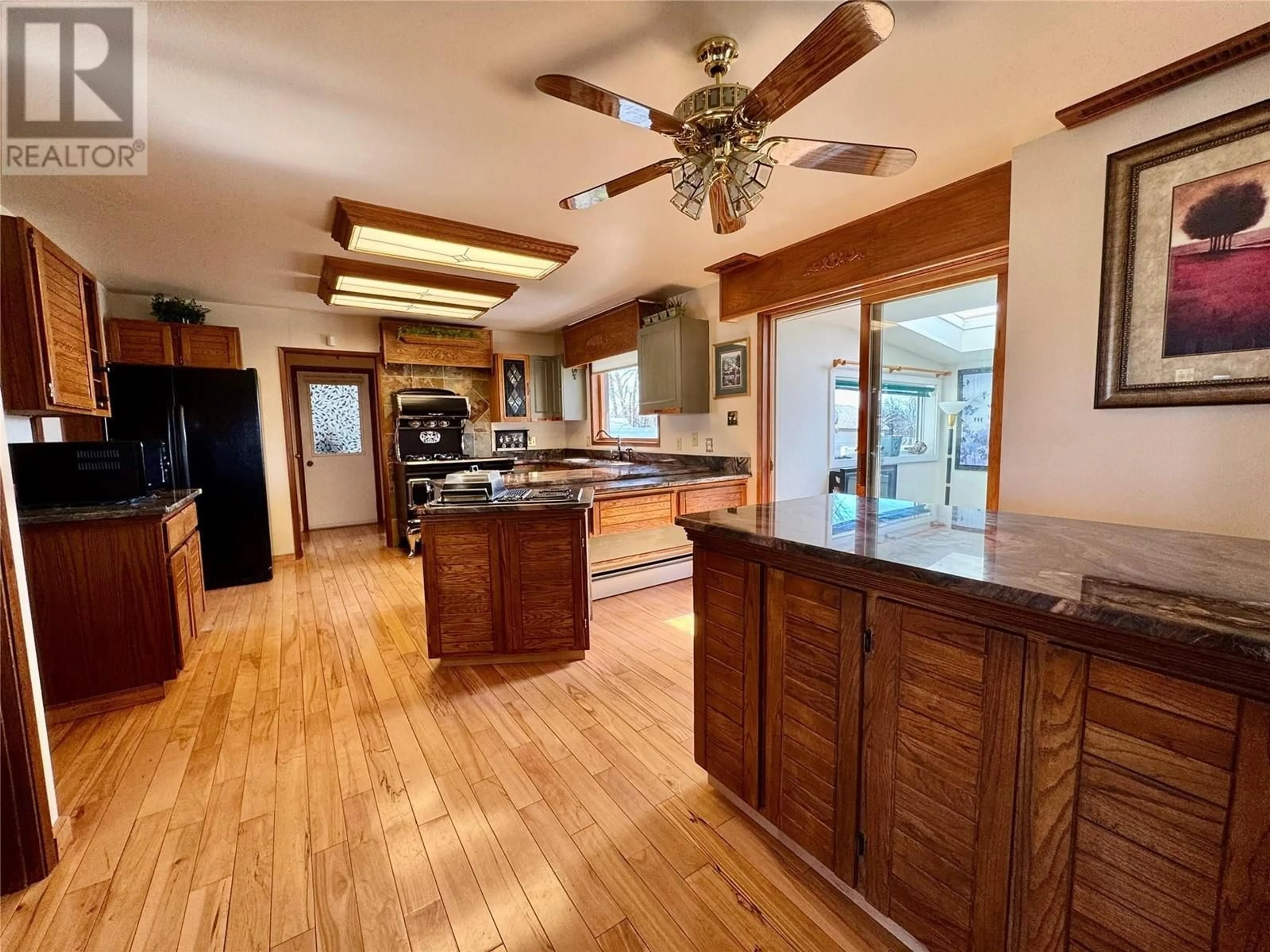 Open concept kitchen, unknown for 2017 89 AVENUE, Dawson Creek British Columbia V1G4S2