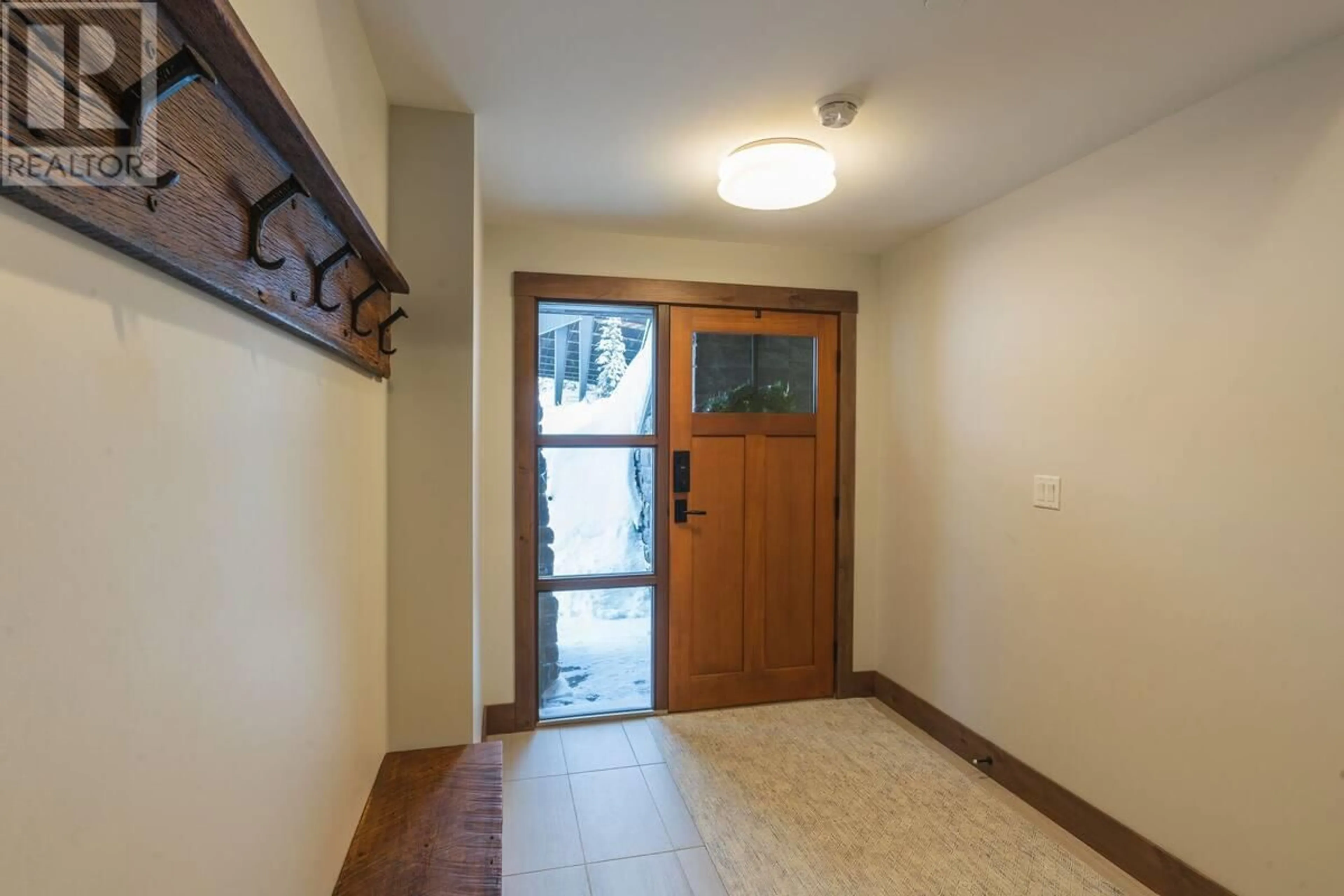 Indoor entryway for 3280 Village Way Unit# 1, Sun Peaks British Columbia V0E5N0