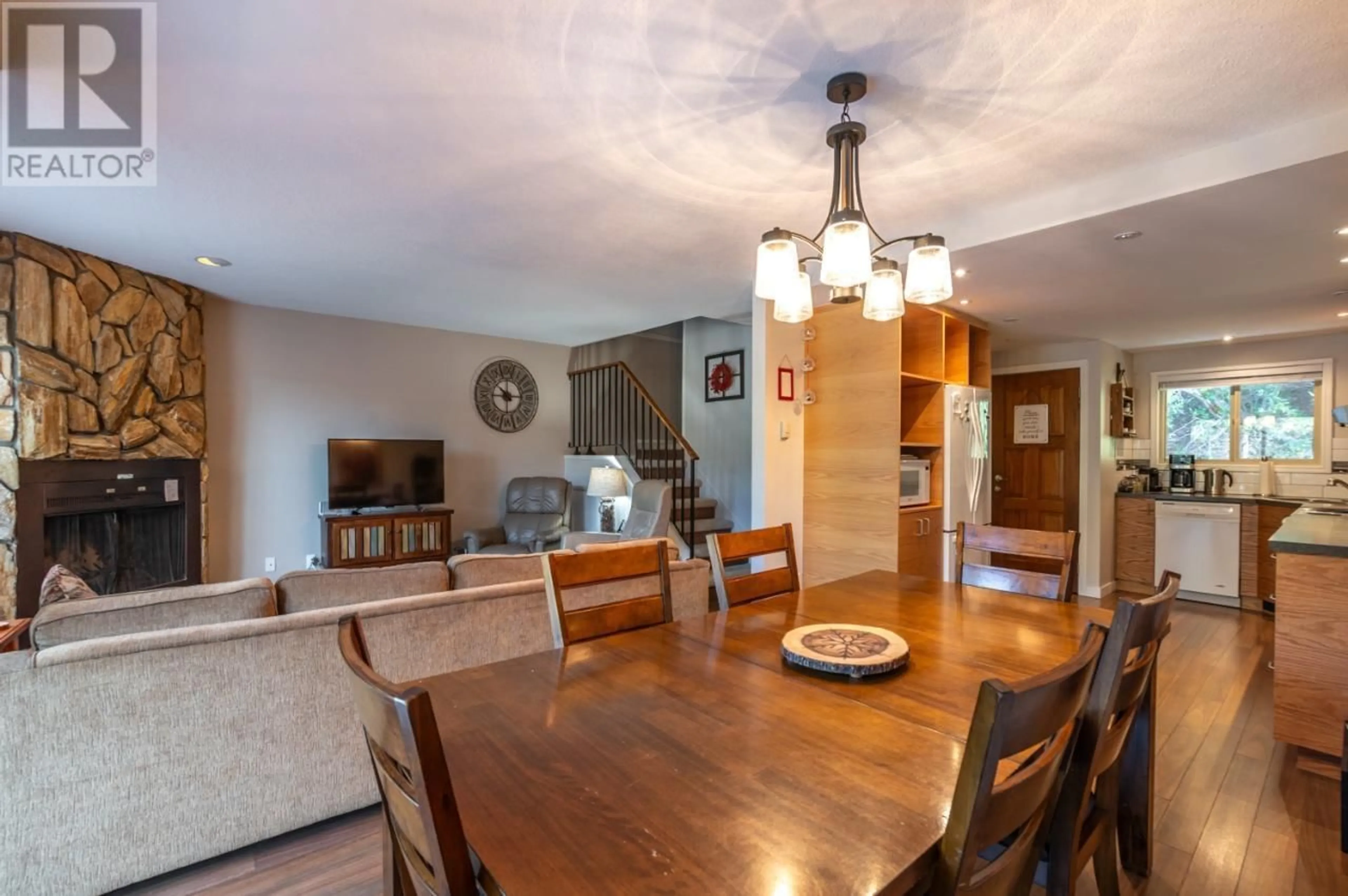 Dining room, wood/laminate floor for 225 CLEARVIEW Road Unit# 903, Apex Mountain British Columbia V0X1K0