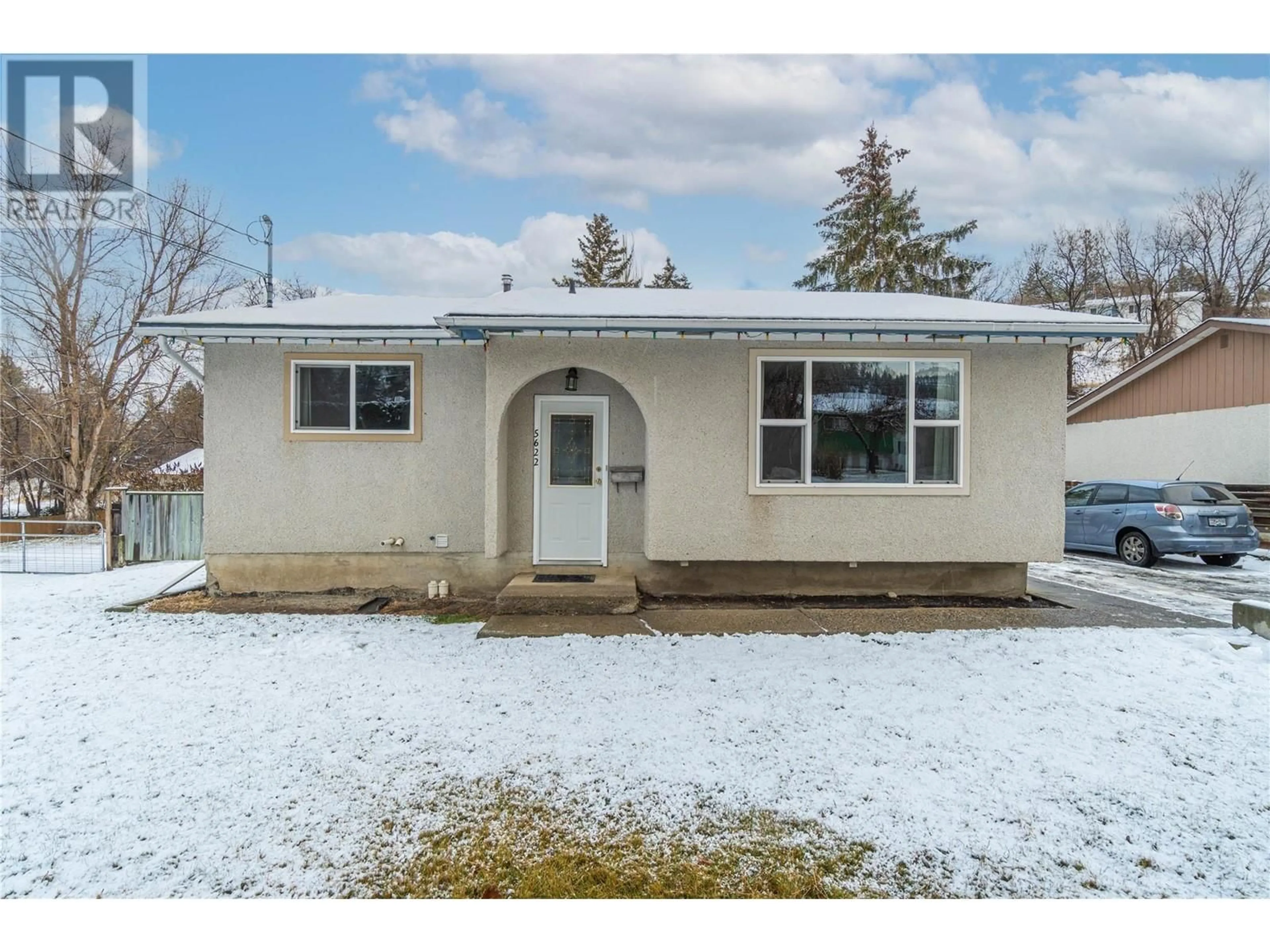 Home with vinyl exterior material, street for 5622 NORLAND Drive, Kamloops British Columbia V2C5H9