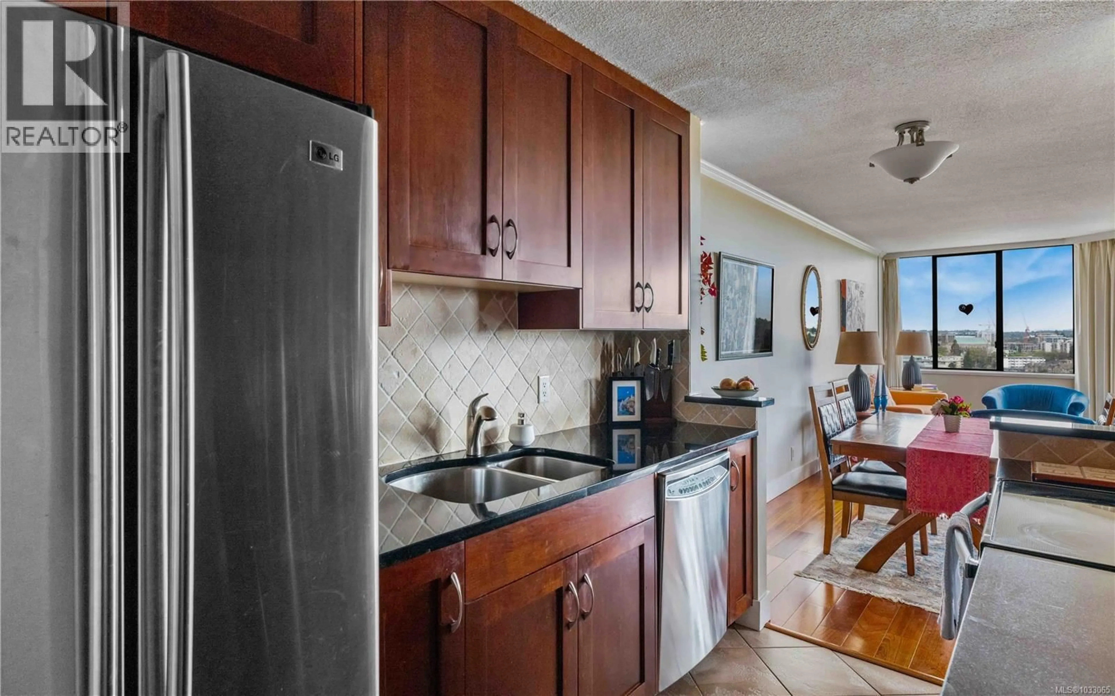 Standard kitchen, ceramic/tile floor for 1906 - 620 TORONTO STREET, Victoria British Columbia V8V1P7