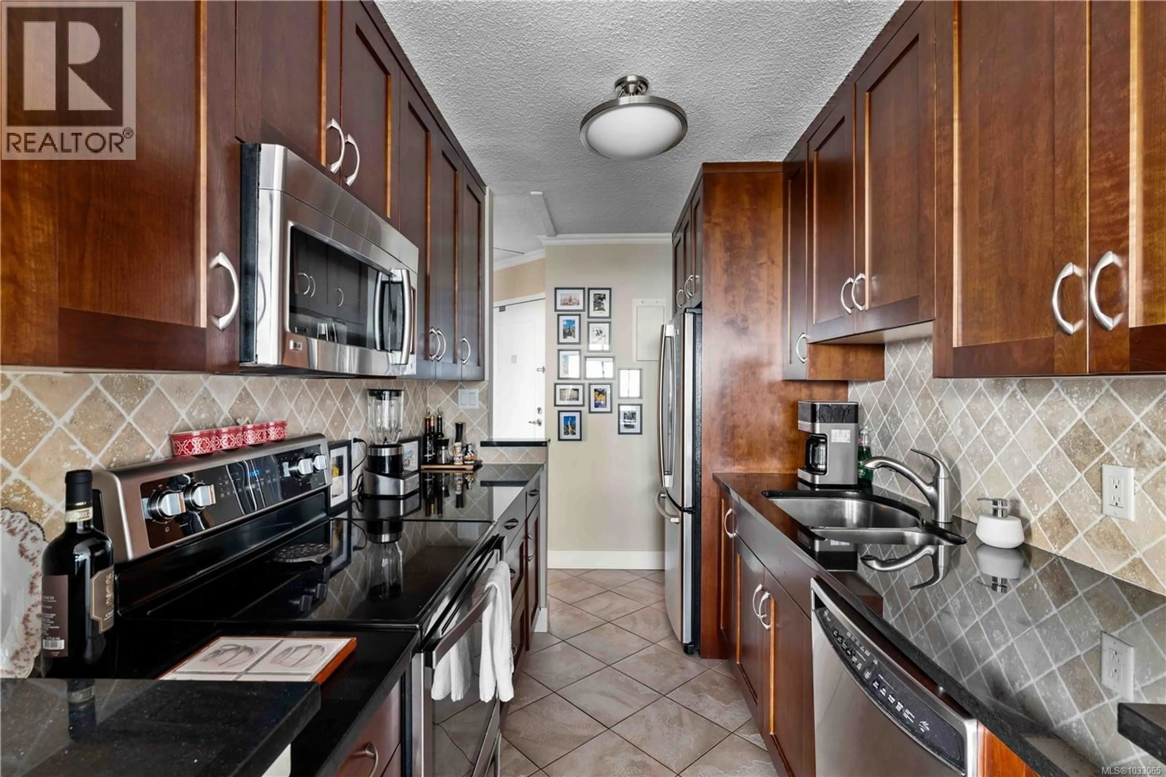 Standard kitchen, ceramic/tile floor for 1906 - 620 TORONTO STREET, Victoria British Columbia V8V1P7