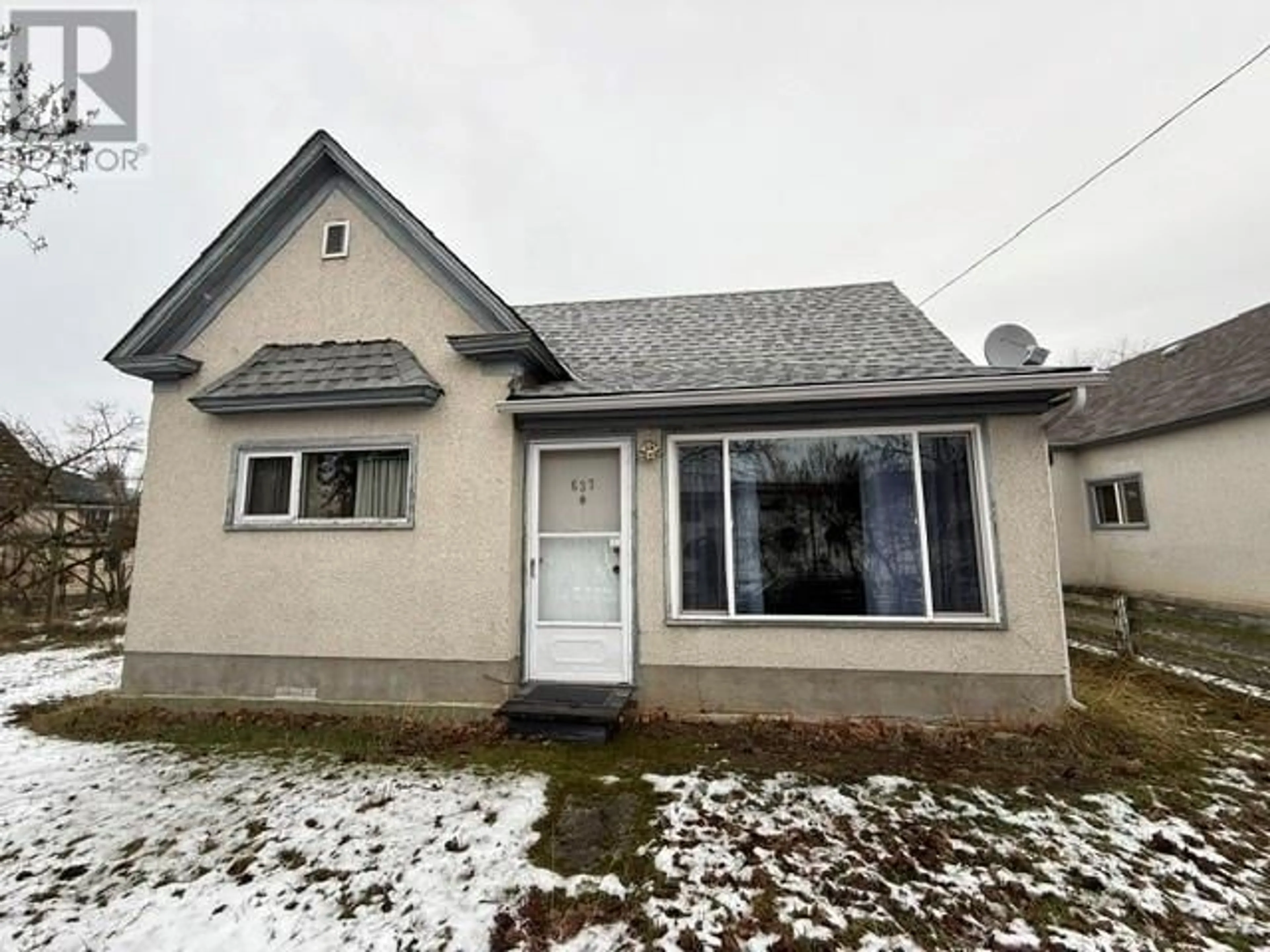 A pic from outside/outdoor area/front of a property/back of a property/a pic from drone, street for 637 72nd Avenue, Grand Forks British Columbia V0H1H0