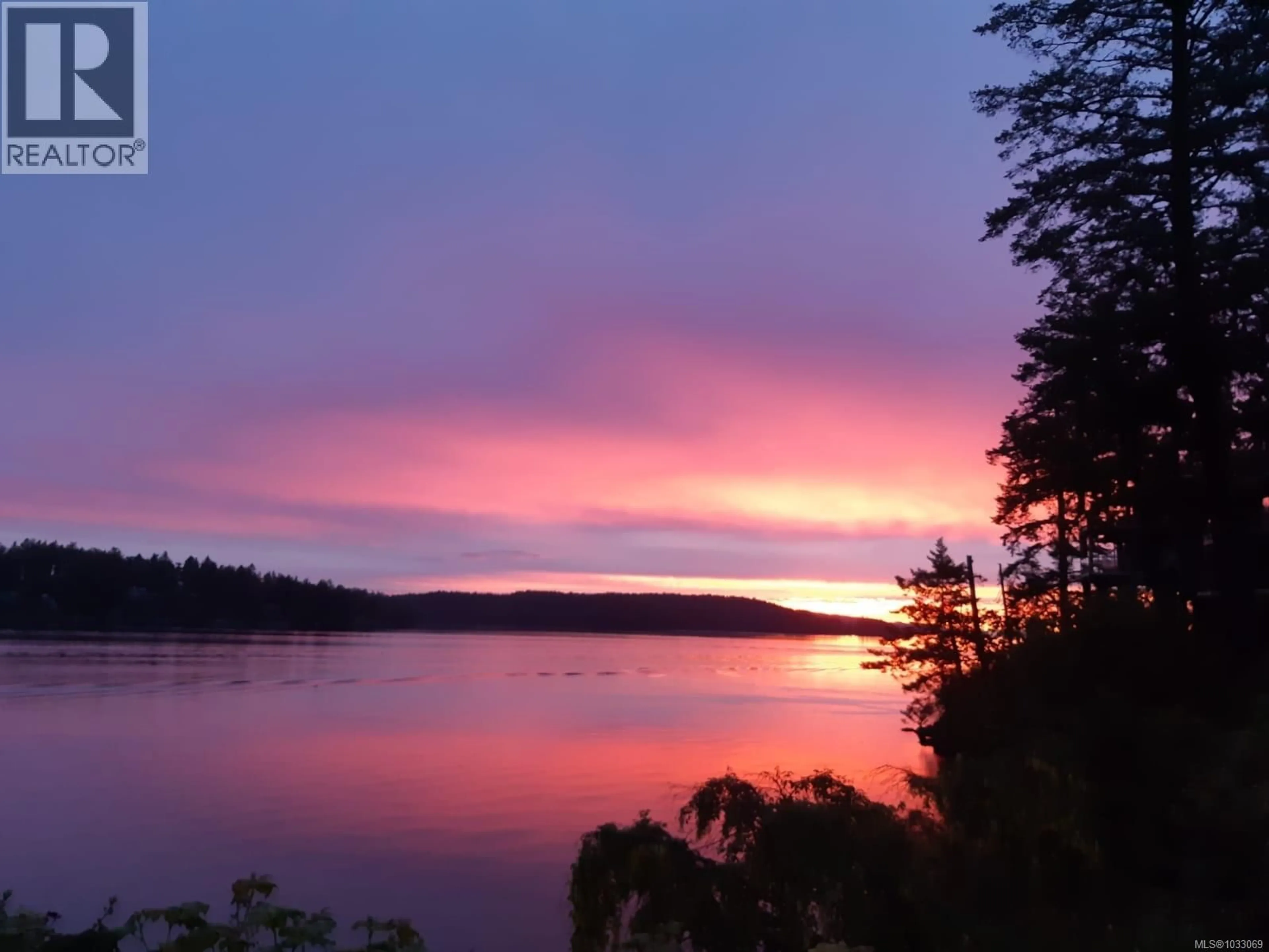 Blurry image for 302 - 2326 HARBOUR ROAD, Sidney British Columbia V8L2P7
