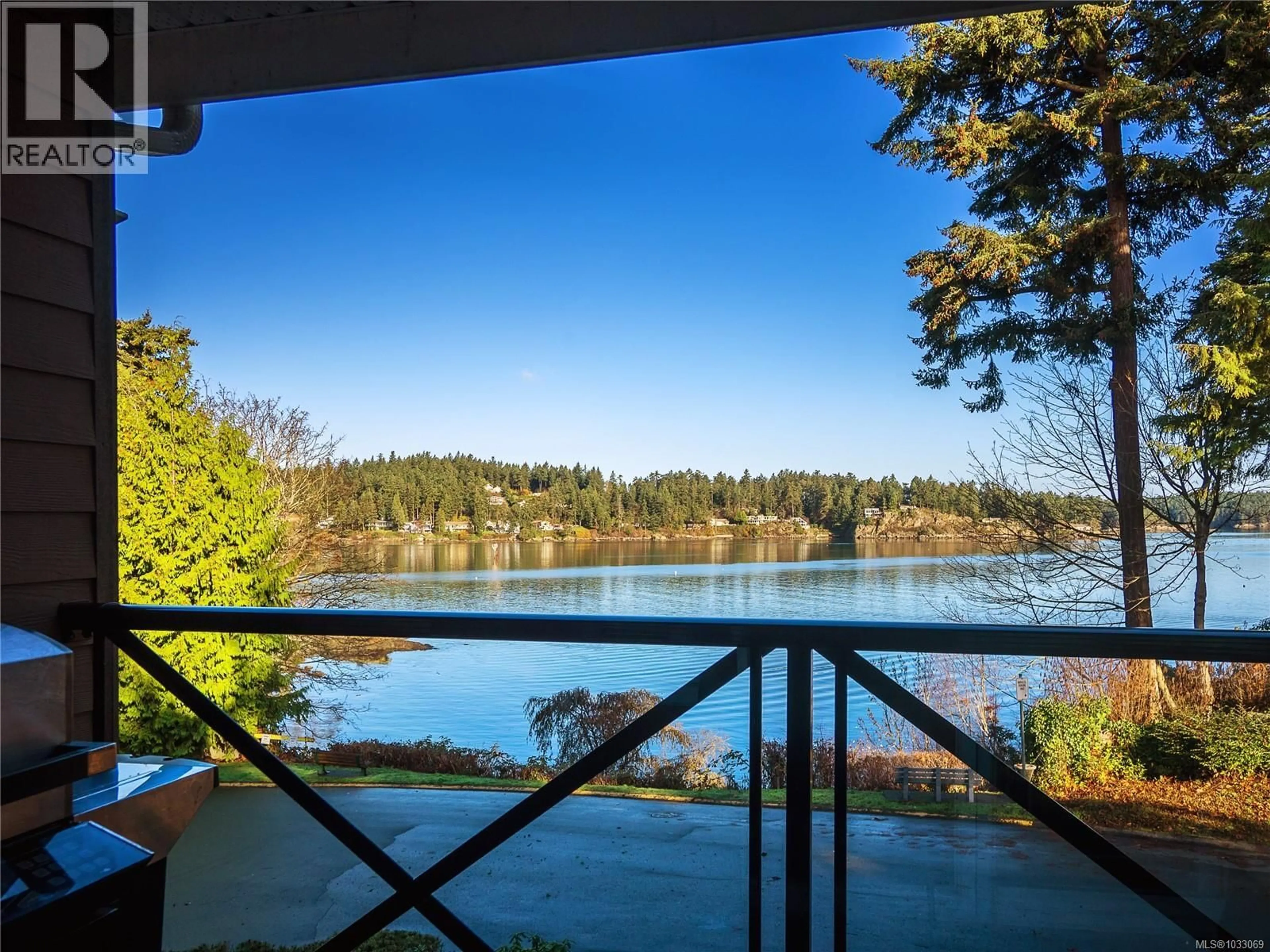 Patio, water/lake/river/ocean view for 302 - 2326 HARBOUR ROAD, Sidney British Columbia V8L2P7