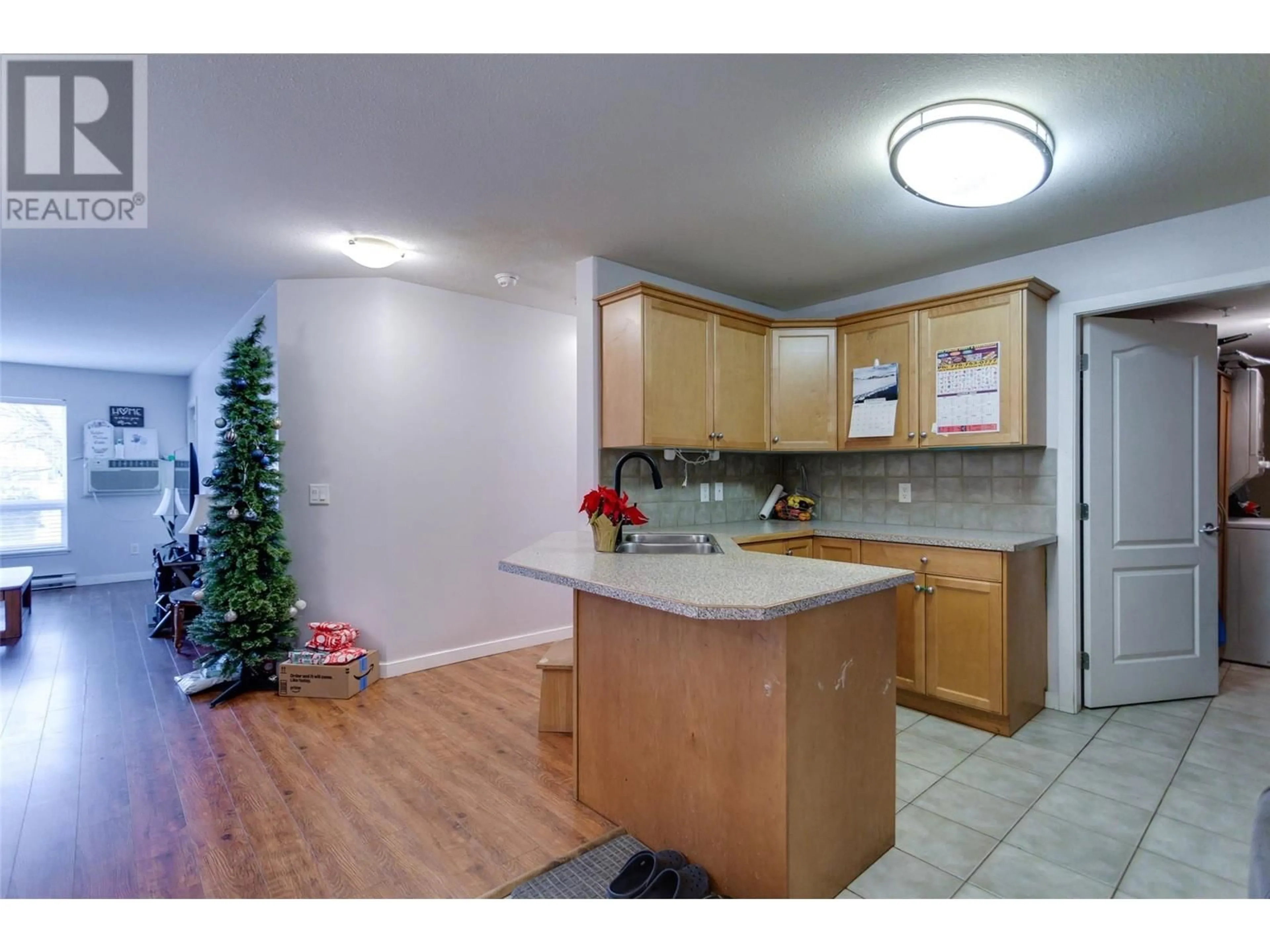 Standard kitchen, unknown for 260 Franklyn Road Unit# 113, Kelowna British Columbia V1K1K1