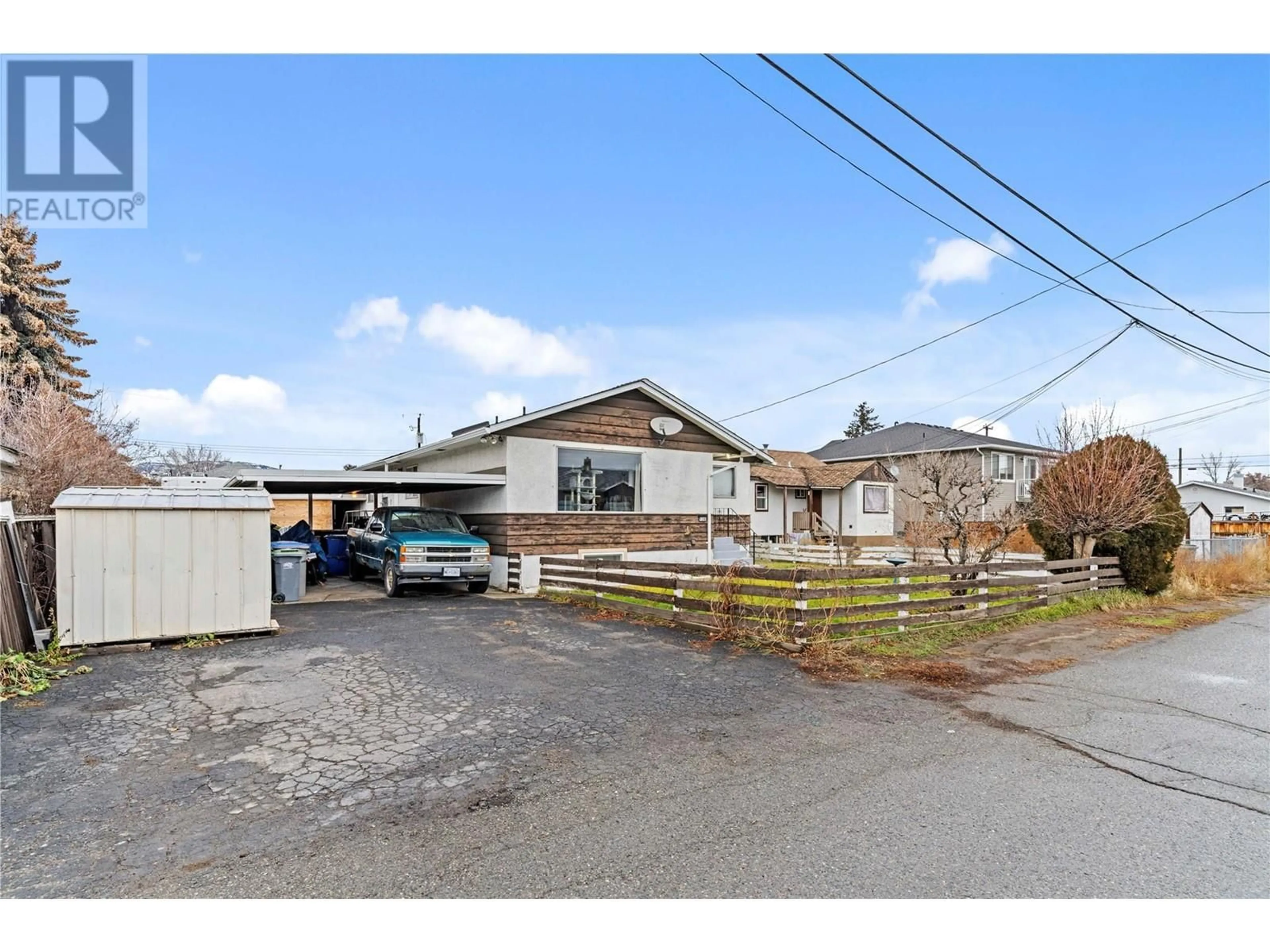 A pic from outside/outdoor area/front of a property/back of a property/a pic from drone, street for 130 HEATHER Street, Kamloops British Columbia V2B4C2