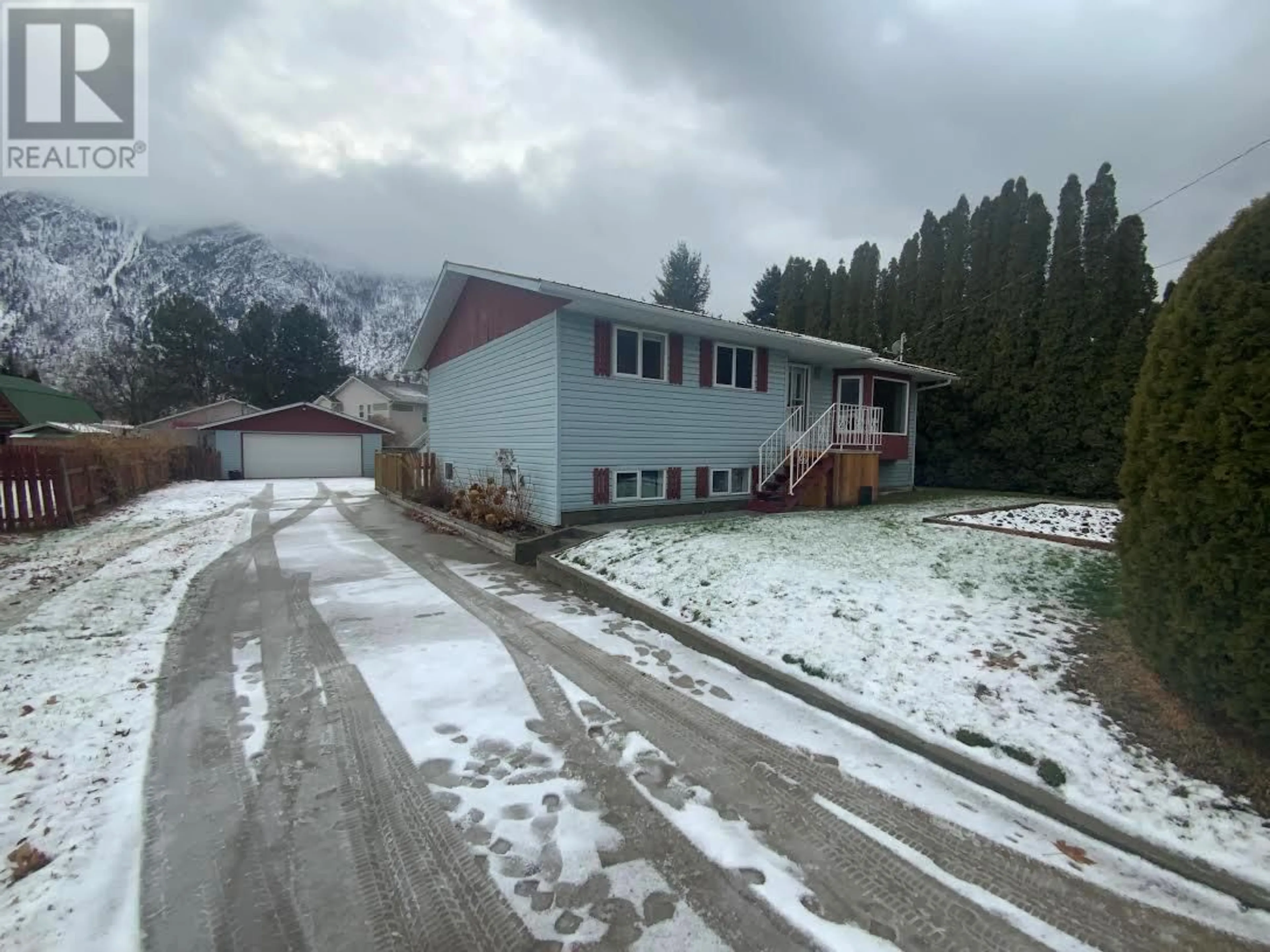 A pic from outside/outdoor area/front of a property/back of a property/a pic from drone, mountain view for 429 12th Avenue, Keremeos British Columbia V0X1N3