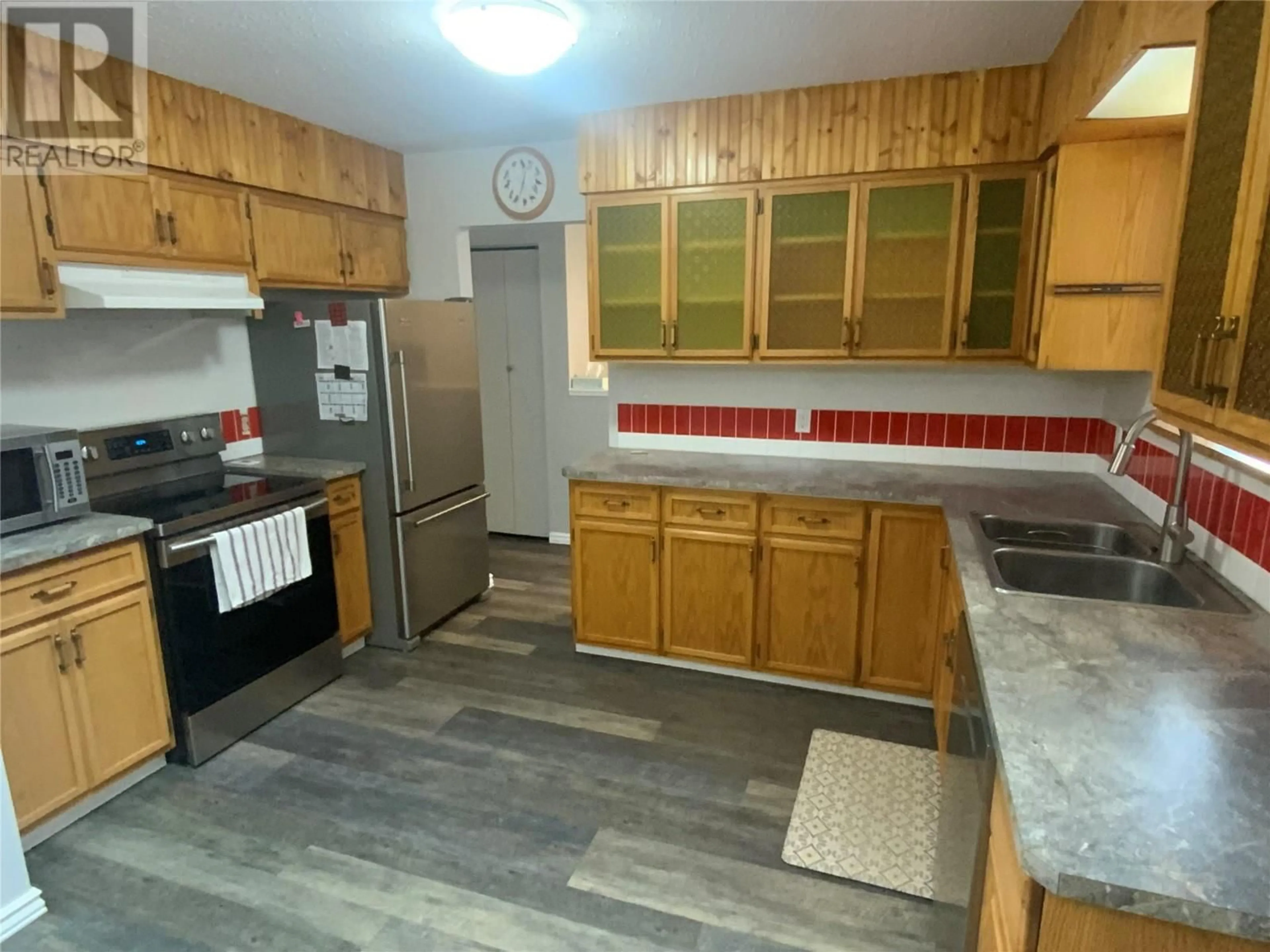 Standard kitchen, unknown for 429 12th Avenue, Keremeos British Columbia V0X1N3