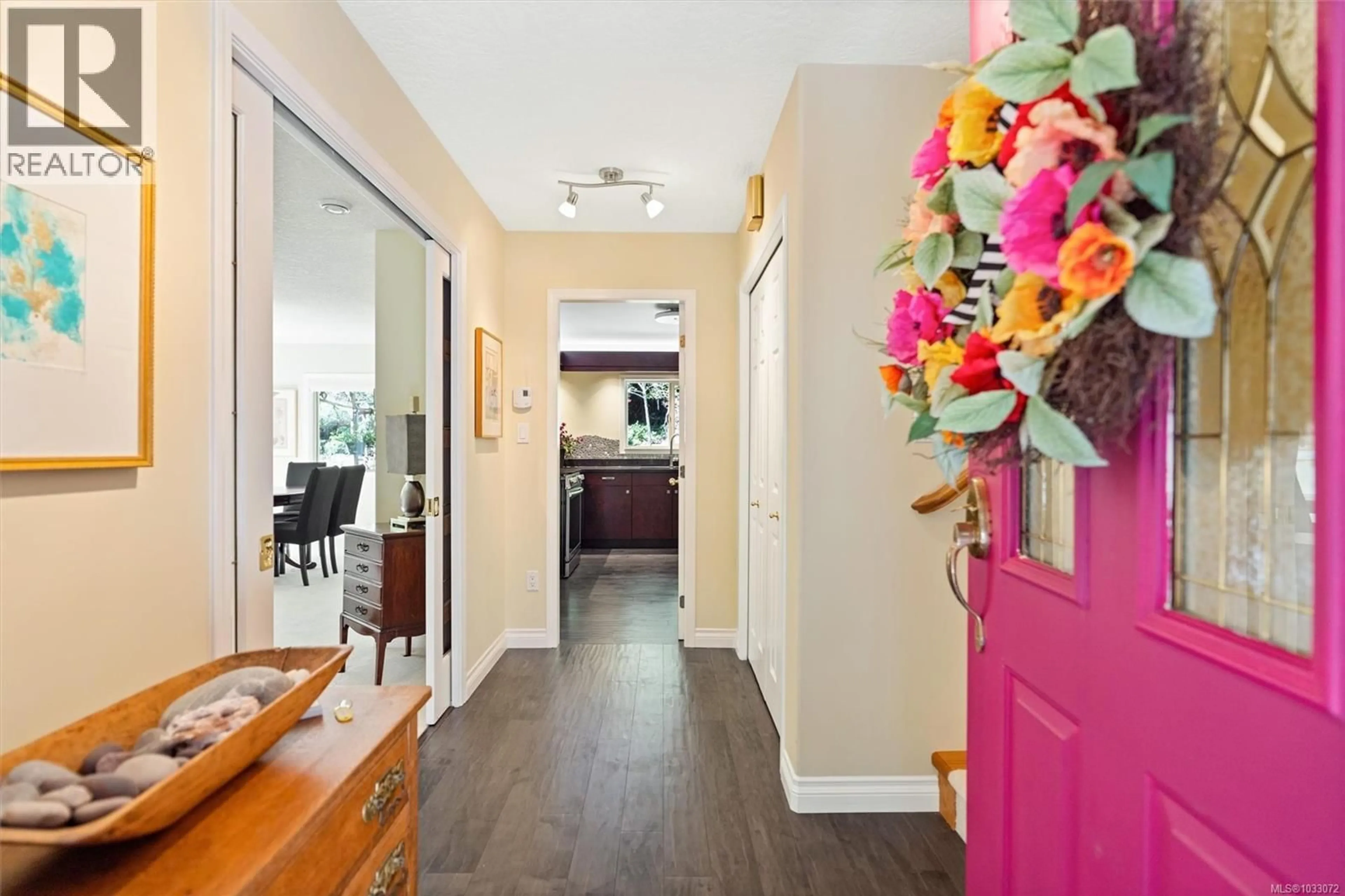 Indoor entryway for 11340 HEDGEROW DRIVE, North Saanich British Columbia V8L5S3