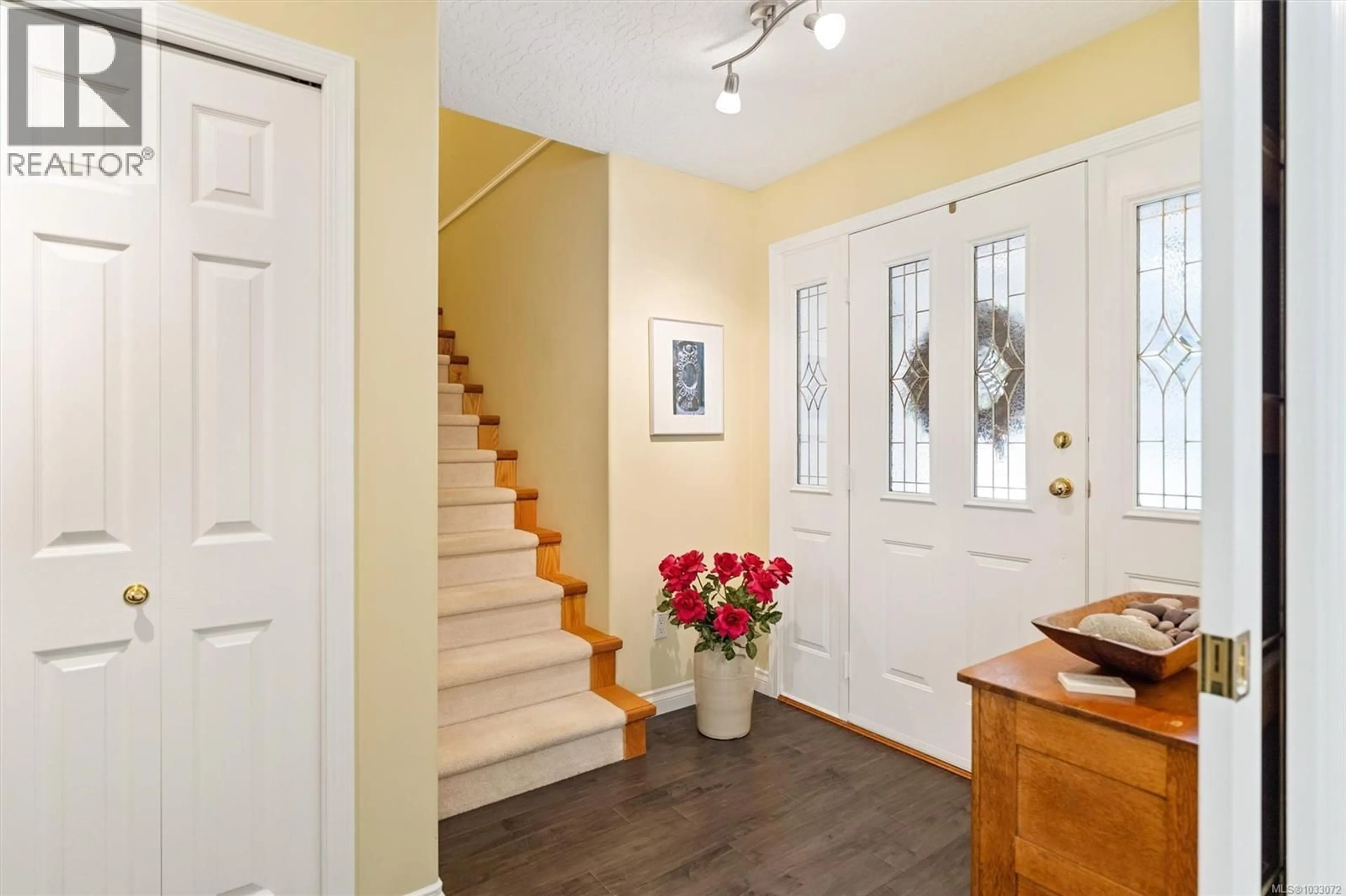 Indoor entryway for 11340 HEDGEROW DRIVE, North Saanich British Columbia V8L5S3