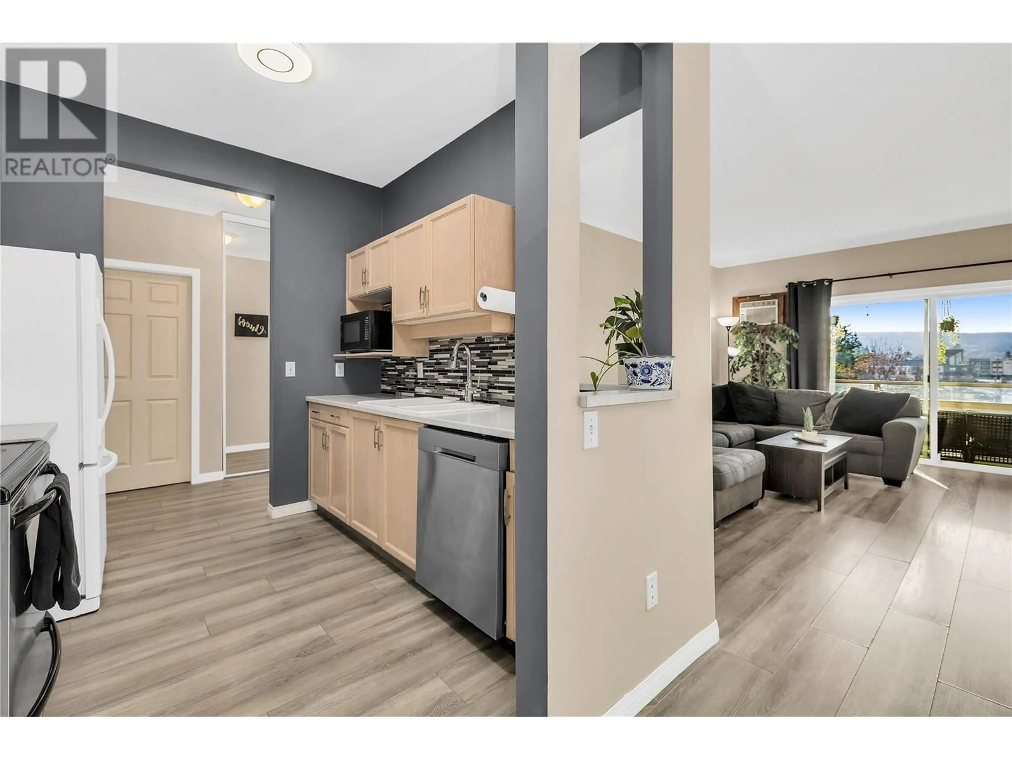 Open concept kitchen, unknown for 255 Aurora Crescent Unit# 304, Kelowna British Columbia V1X7L8