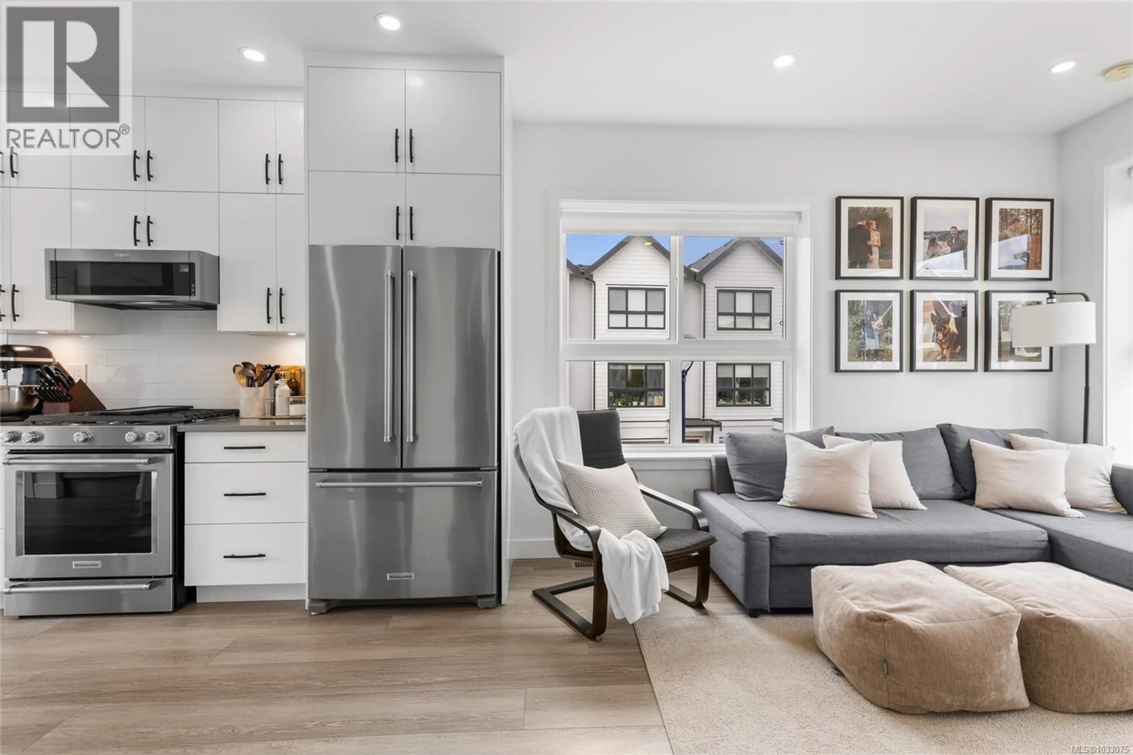 Open concept kitchen, unknown for 1122 PULLMAN CLOSE, Langford British Columbia V9B6Z1