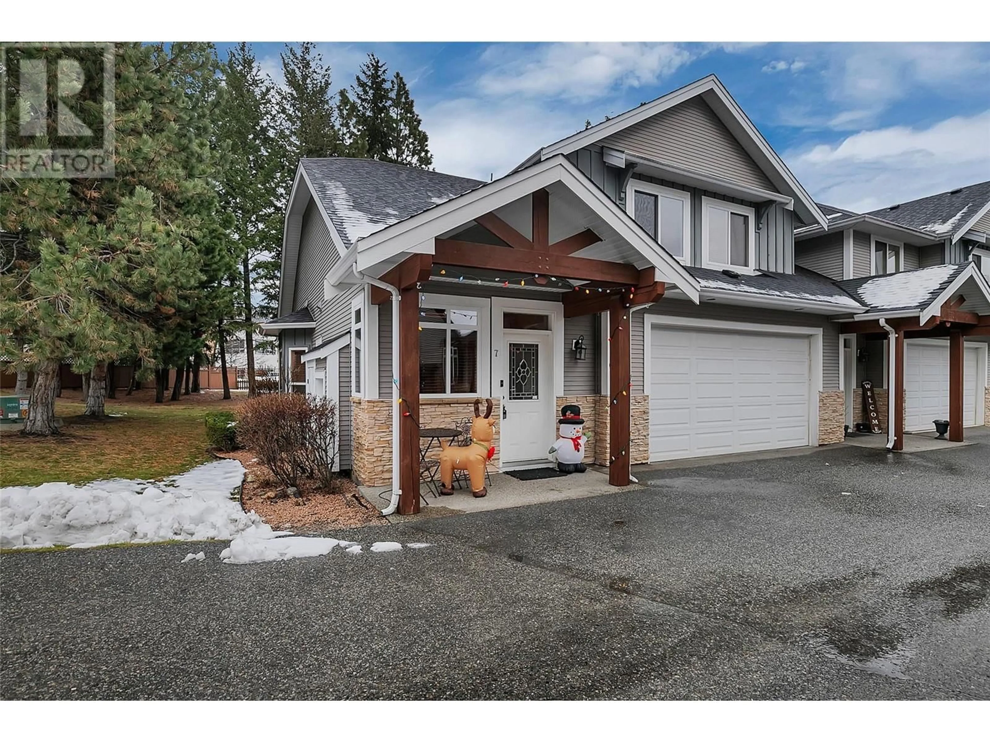 Indoor garage for 1450 Rose Meadow Drive Unit# 7, West Kelowna British Columbia V1Z4A4