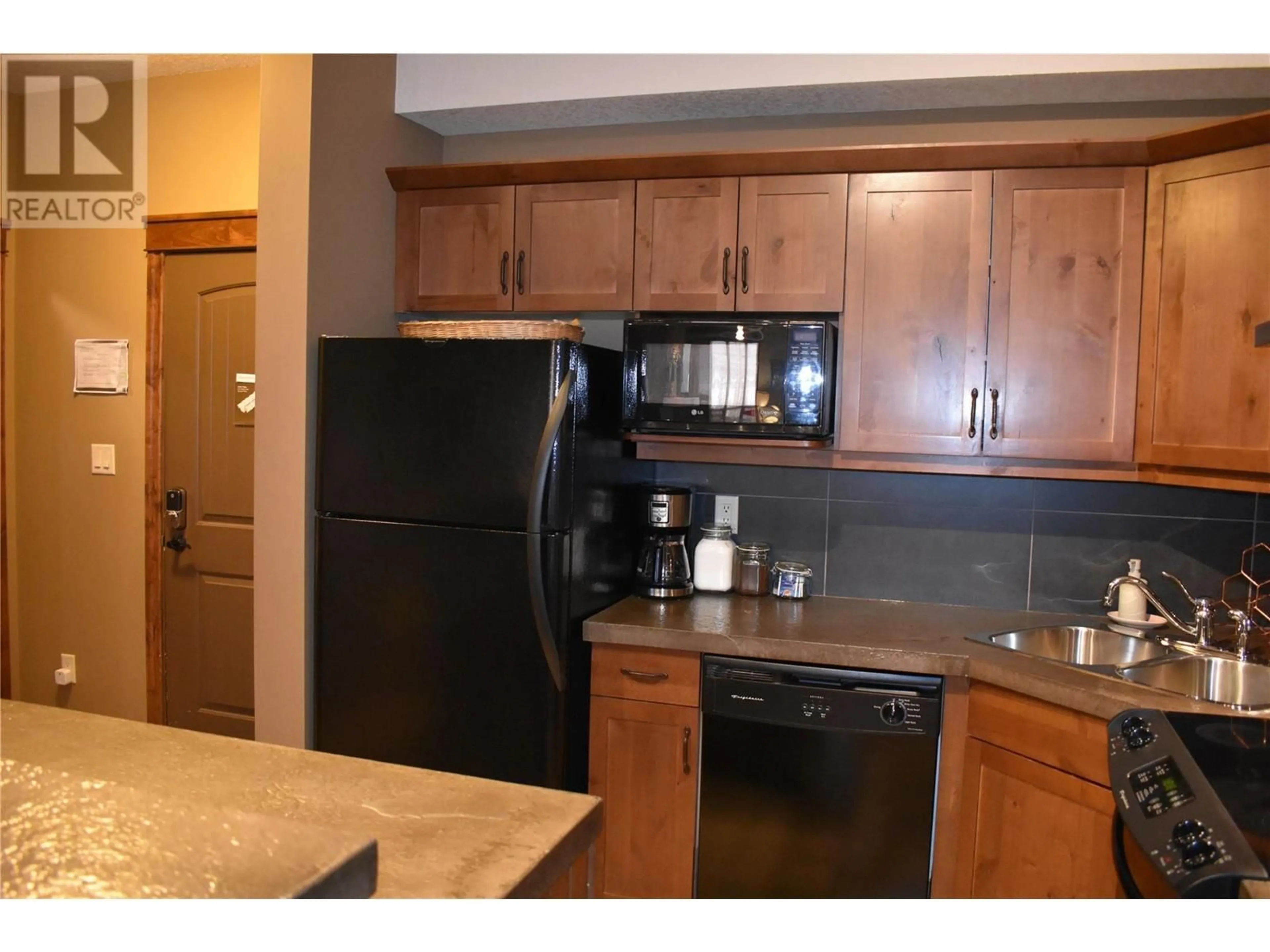 Standard kitchen, unknown for 7495 COLUMBIA Avenue Unit# 1204 Lot# SL , Radium Hot Springs British Columbia V0A1M0