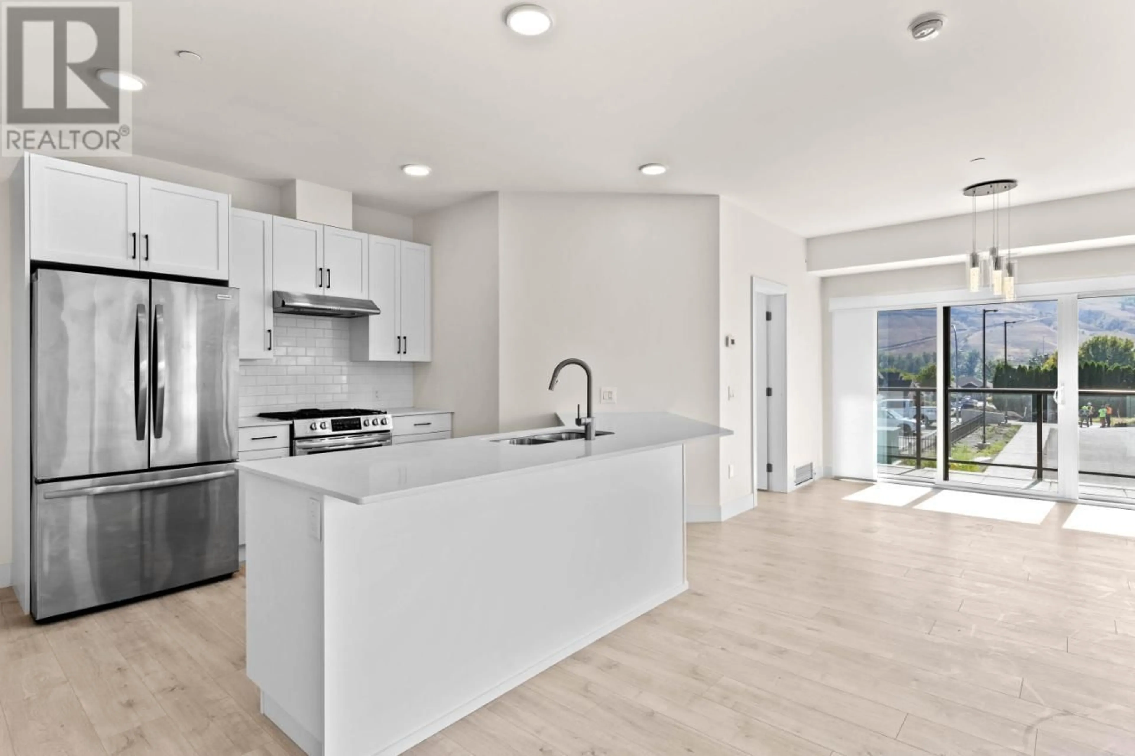 Open concept kitchen, ceramic/tile floor for 102 - 651 DUNES DRIVE, Kamloops British Columbia V2B8M8