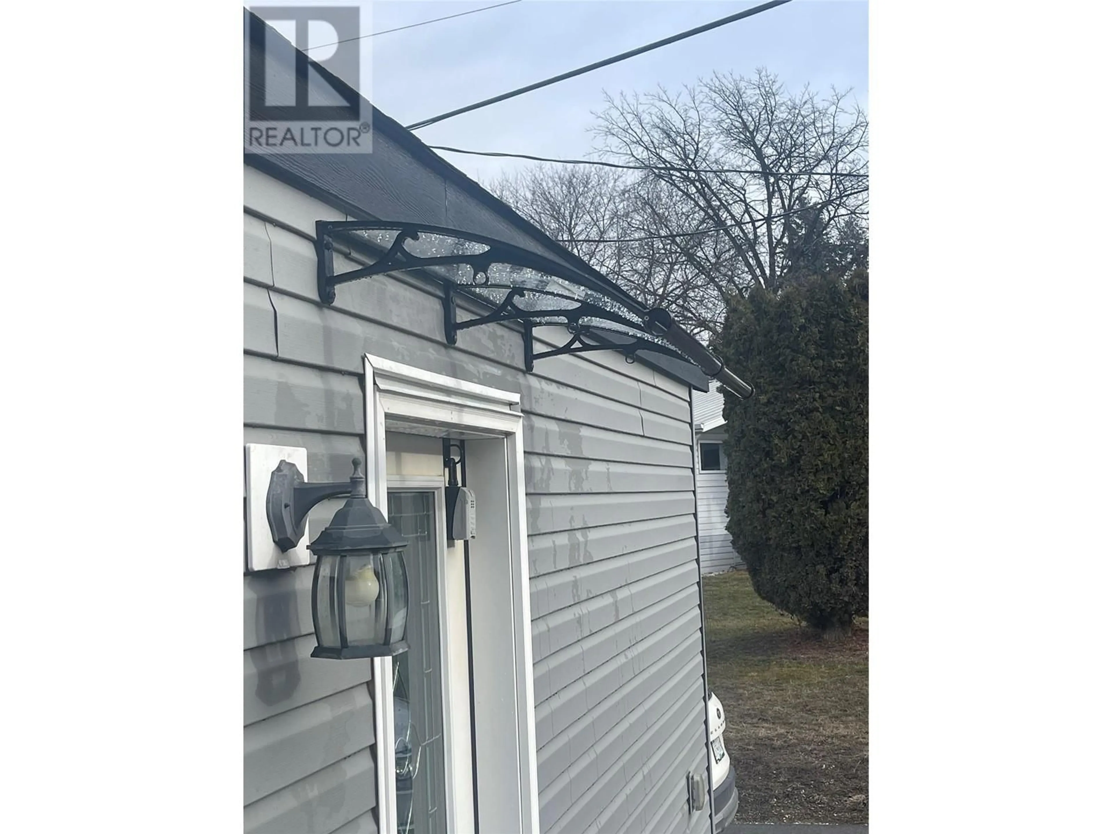 Patio, street for 6 - 844 HUTLEY ROAD, Armstrong British Columbia V0W1B7