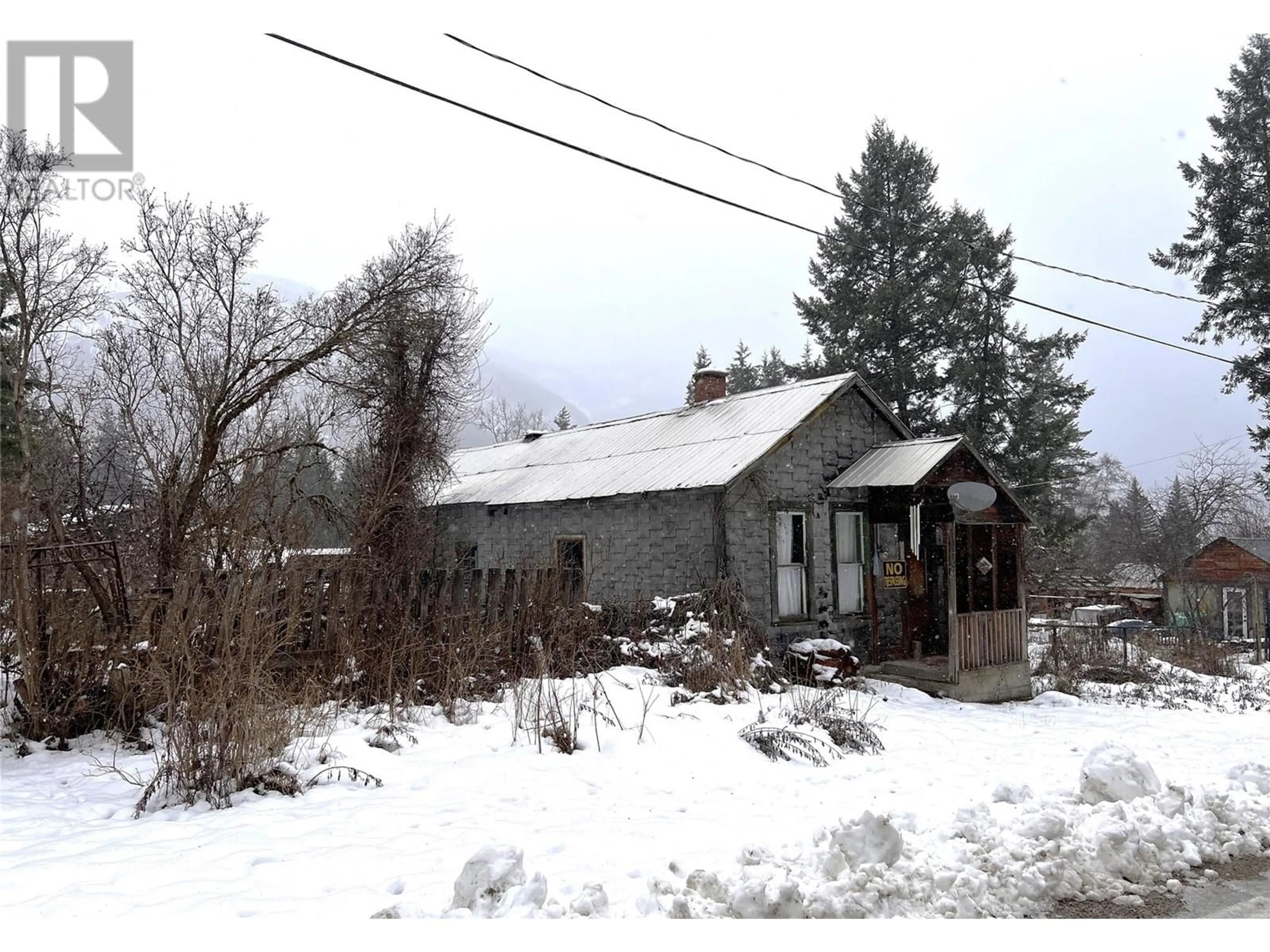 Shed for 707 Park Street, Slocan British Columbia V0G2C0