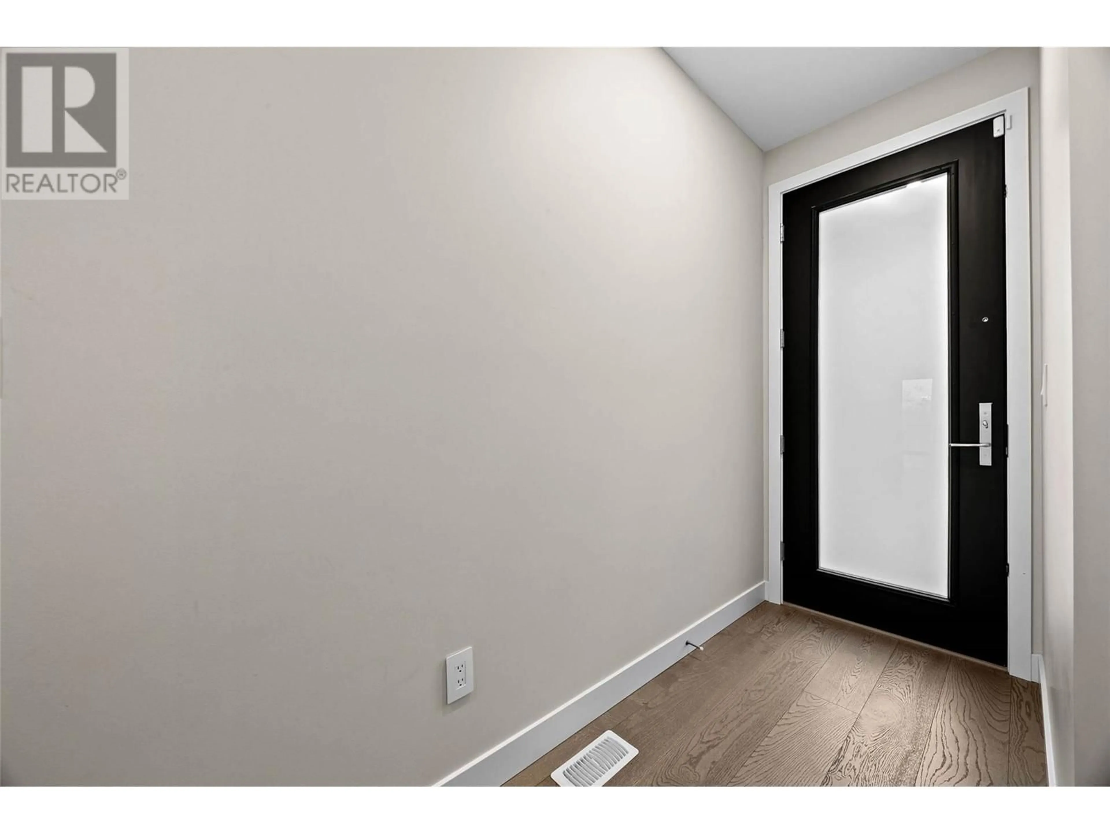 Indoor entryway for 2045 Stagecoach Drive Unit# 108, Kamloops British Columbia V2B0H8