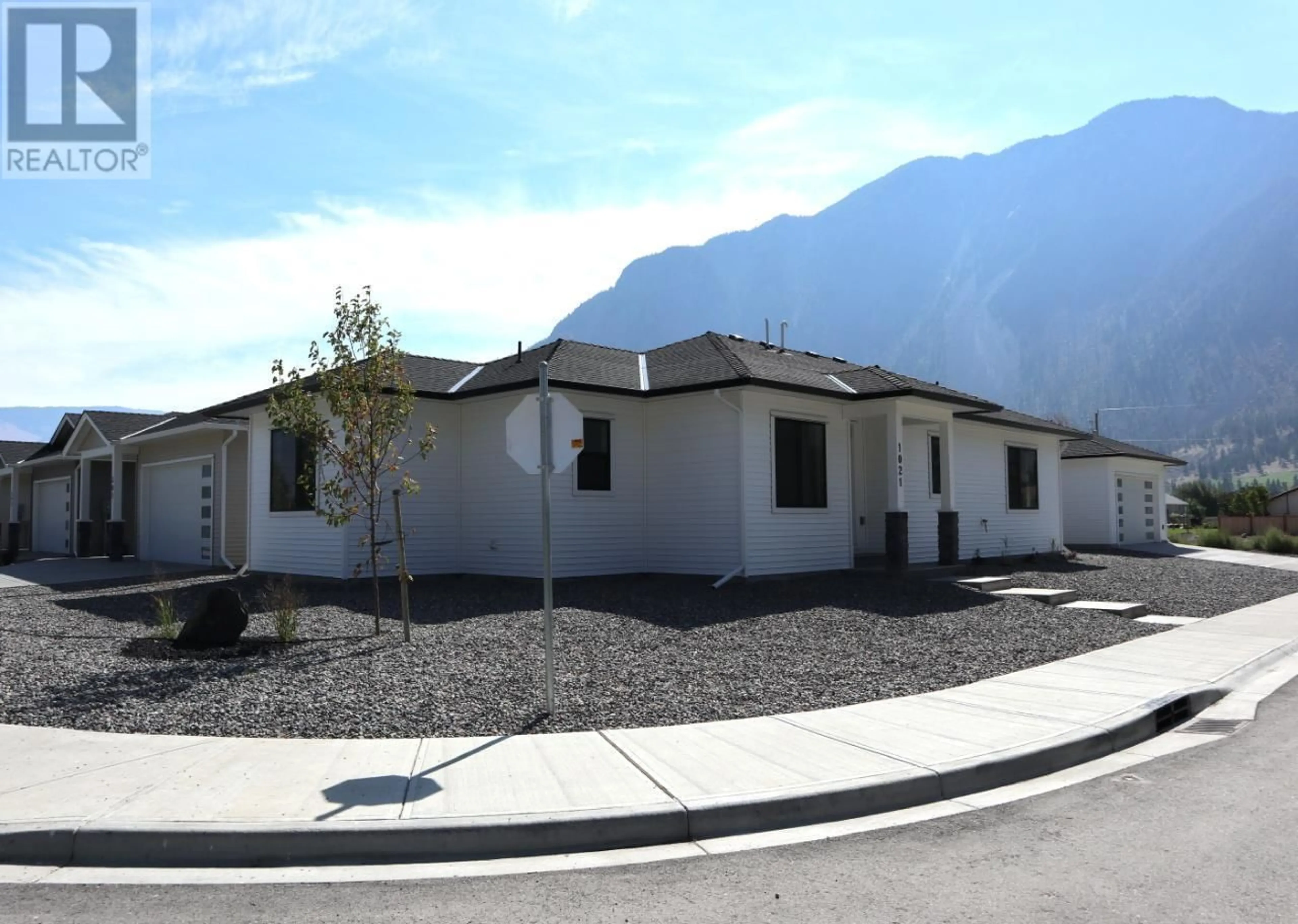 Home with vinyl exterior material, mountain view for 1021 3RD Street, Keremeos British Columbia V0X1N3