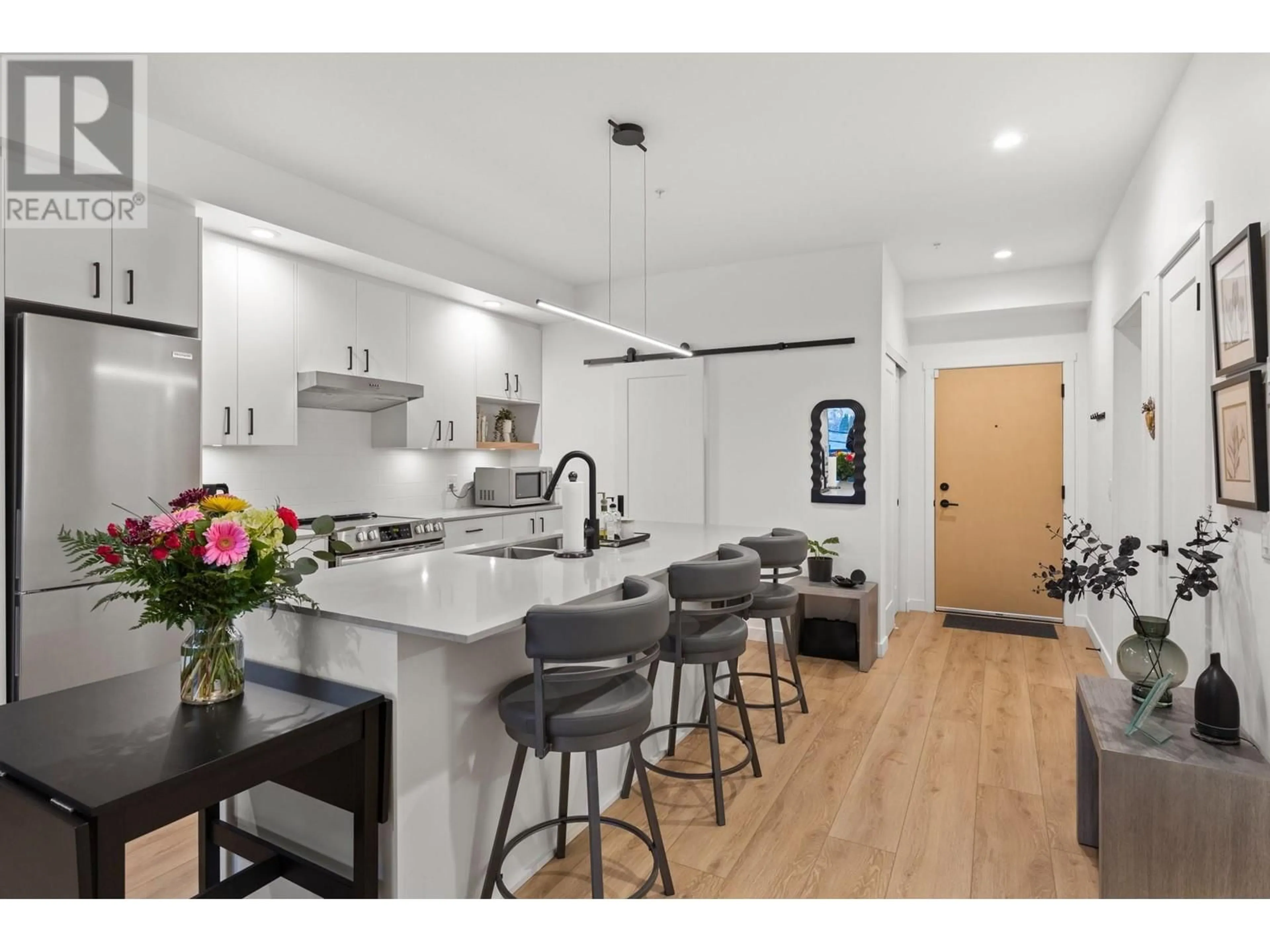 Open concept kitchen, unknown for 660 Cawston Avenue Unit# 213, Kelowna British Columbia V1Y9M1