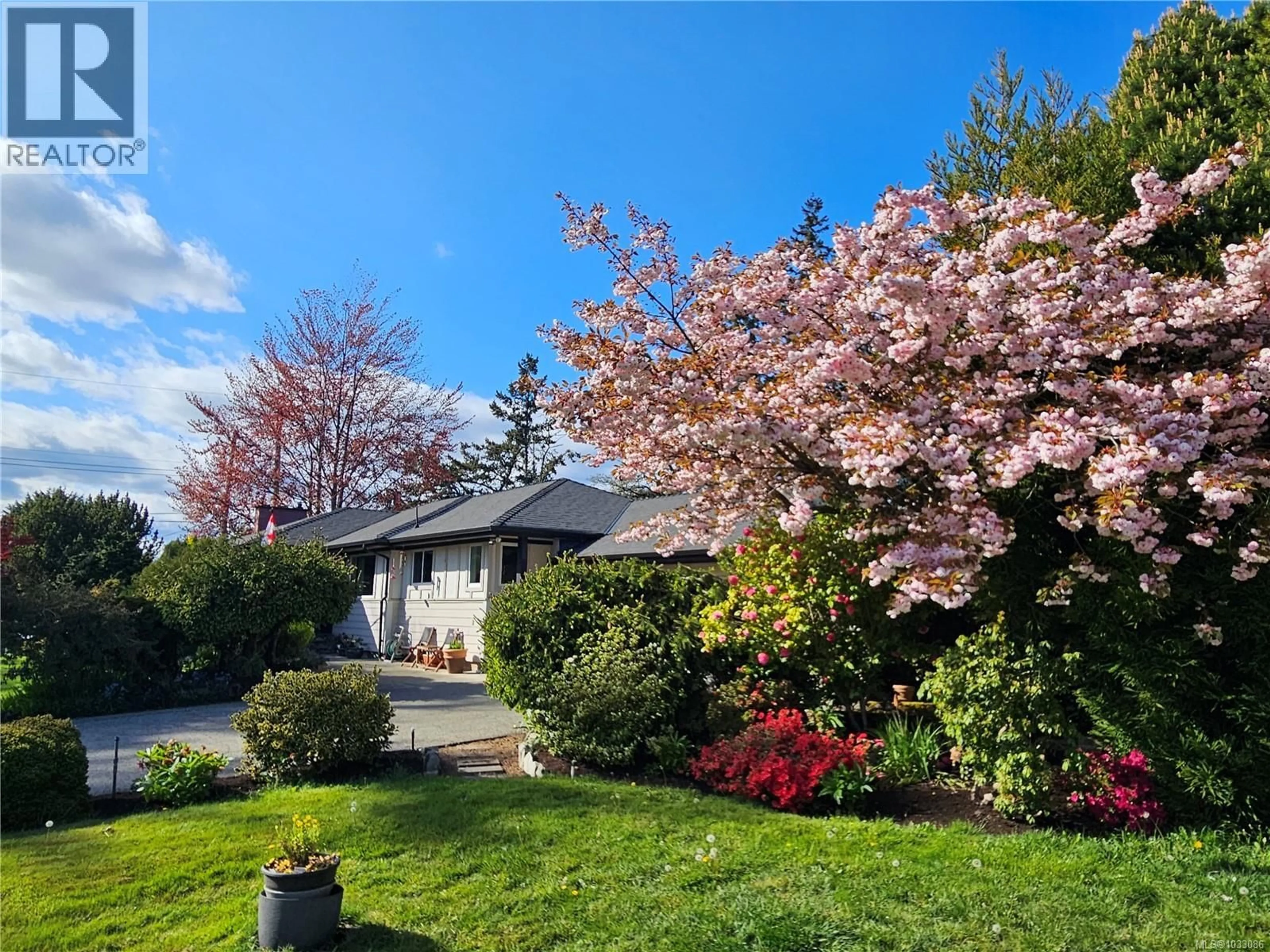 A pic from outside/outdoor area/front of a property/back of a property/a pic from drone, street for 1288 ROY ROAD, Saanich British Columbia V8Z2X9