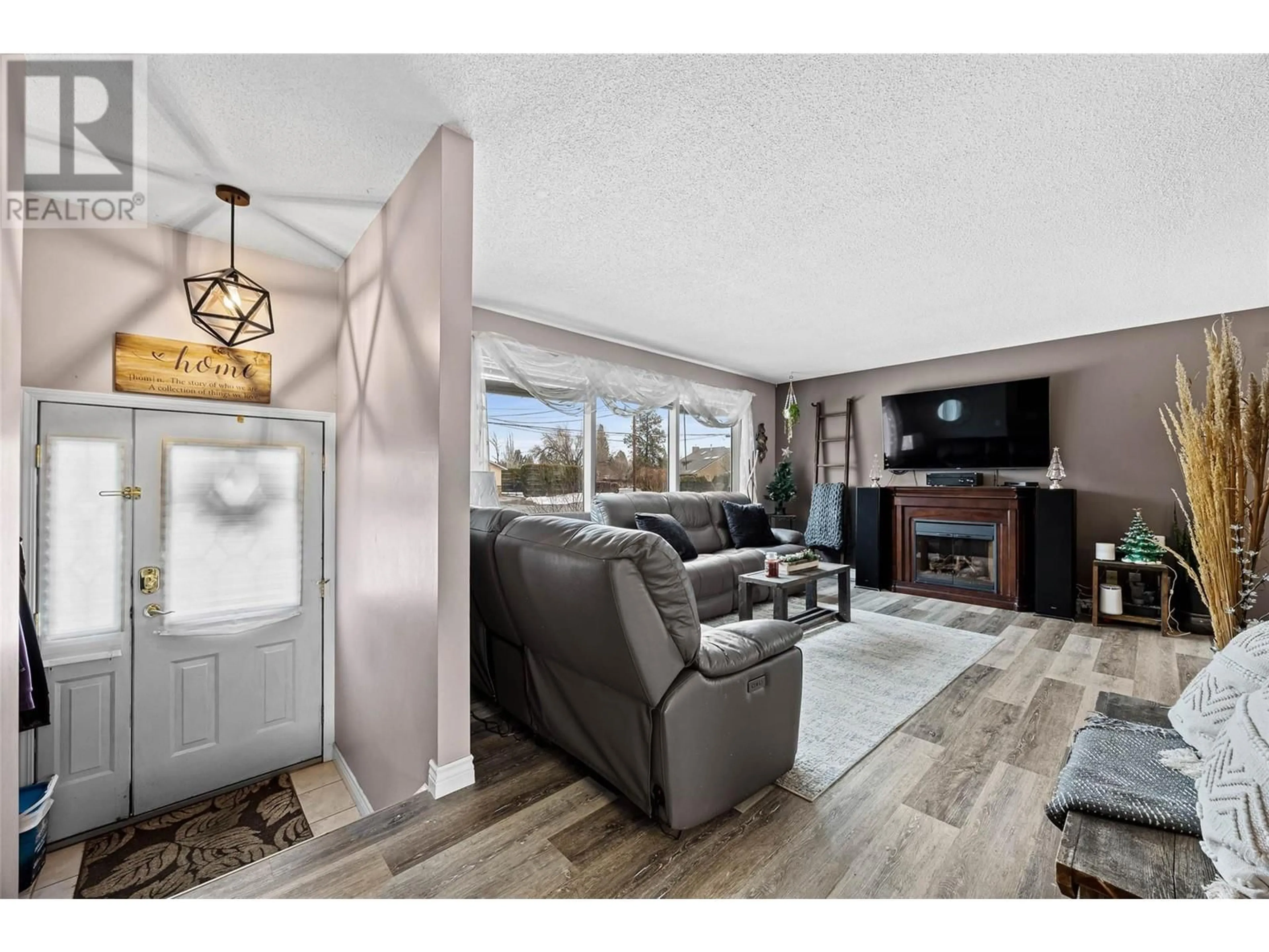 Living room with furniture, unknown for 615 Stansfield Road, Kamloops British Columbia V2B6M2