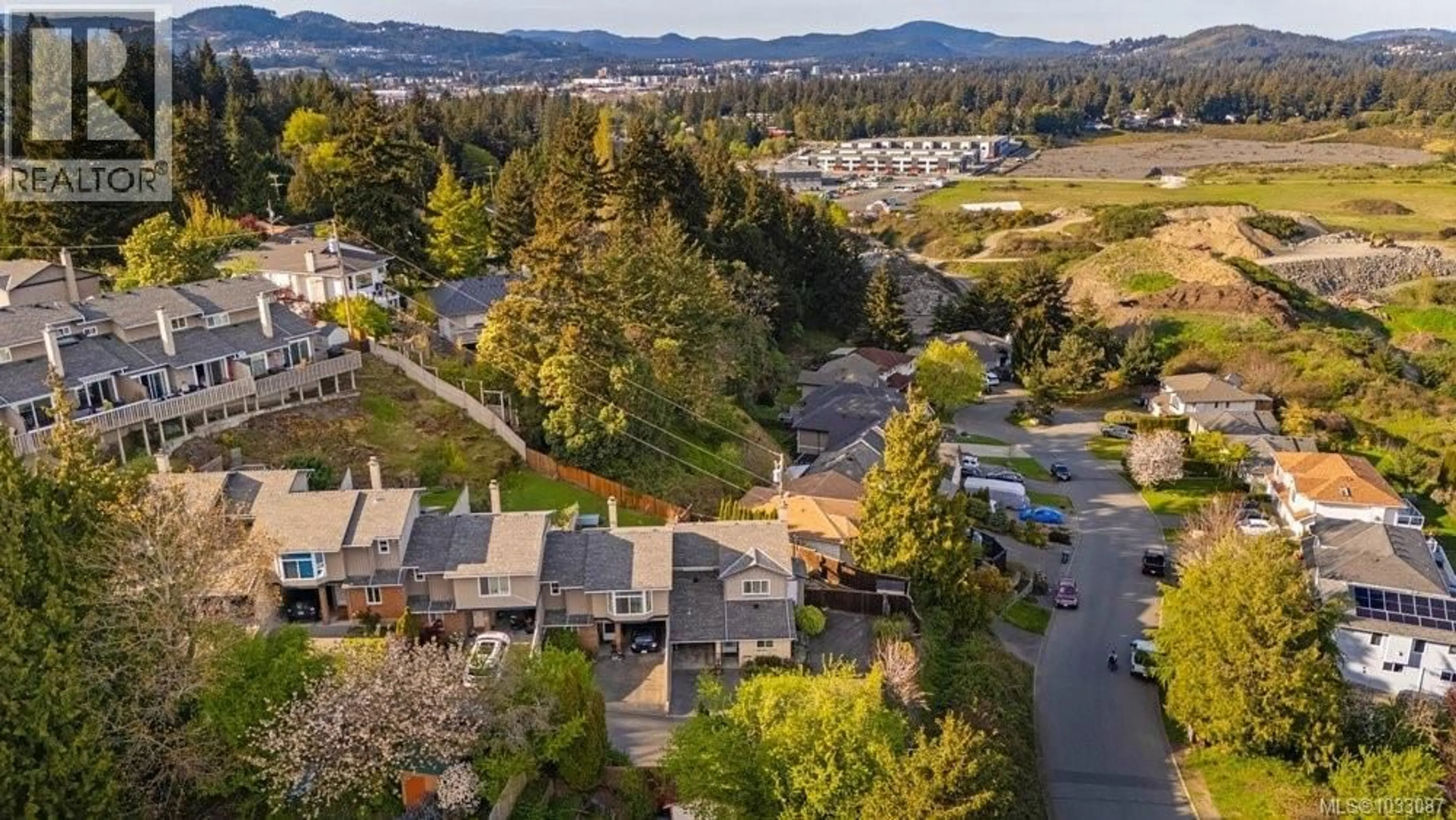 A pic from outside/outdoor area/front of a property/back of a property/a pic from drone, mountain view for 20 - 3341 MARY ANNE CRESCENT, Colwood British Columbia V9C3S7