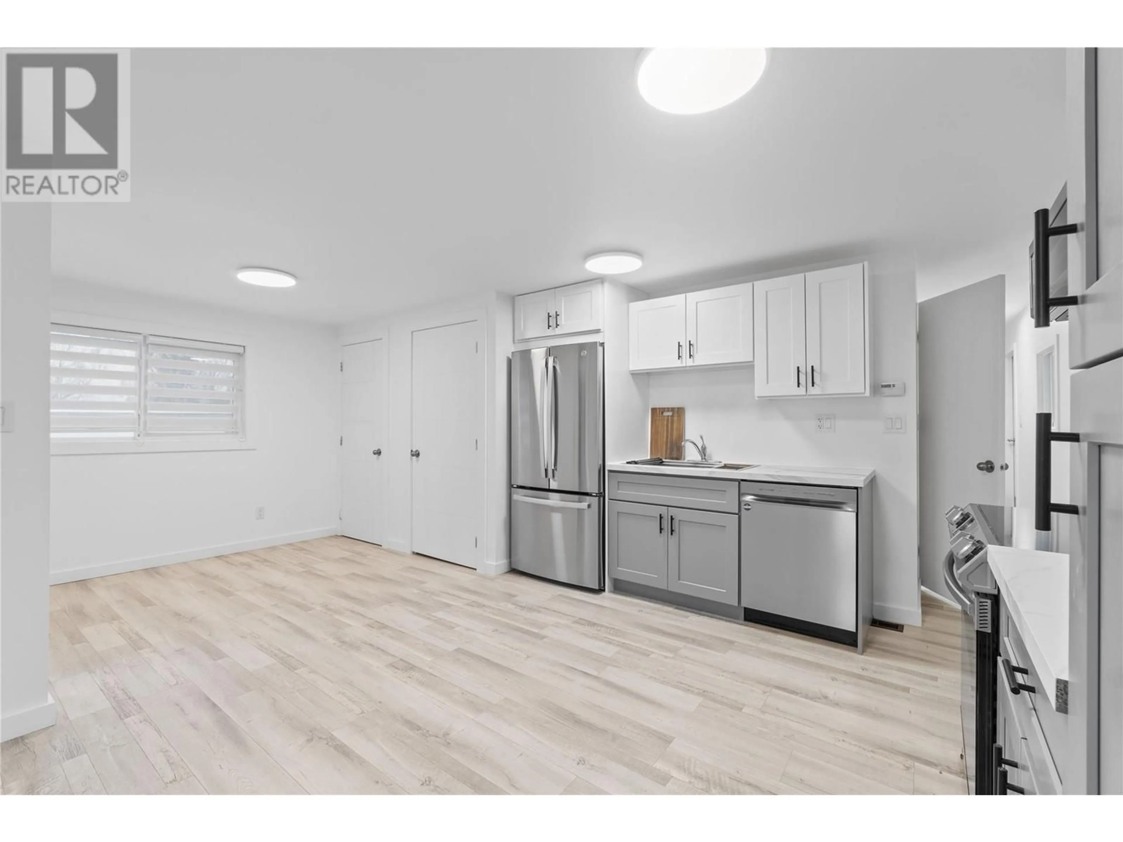 Unknown for 10 - 4061 11 AVENUE NORTHEAST, Salmon Arm British Columbia V1E1C7