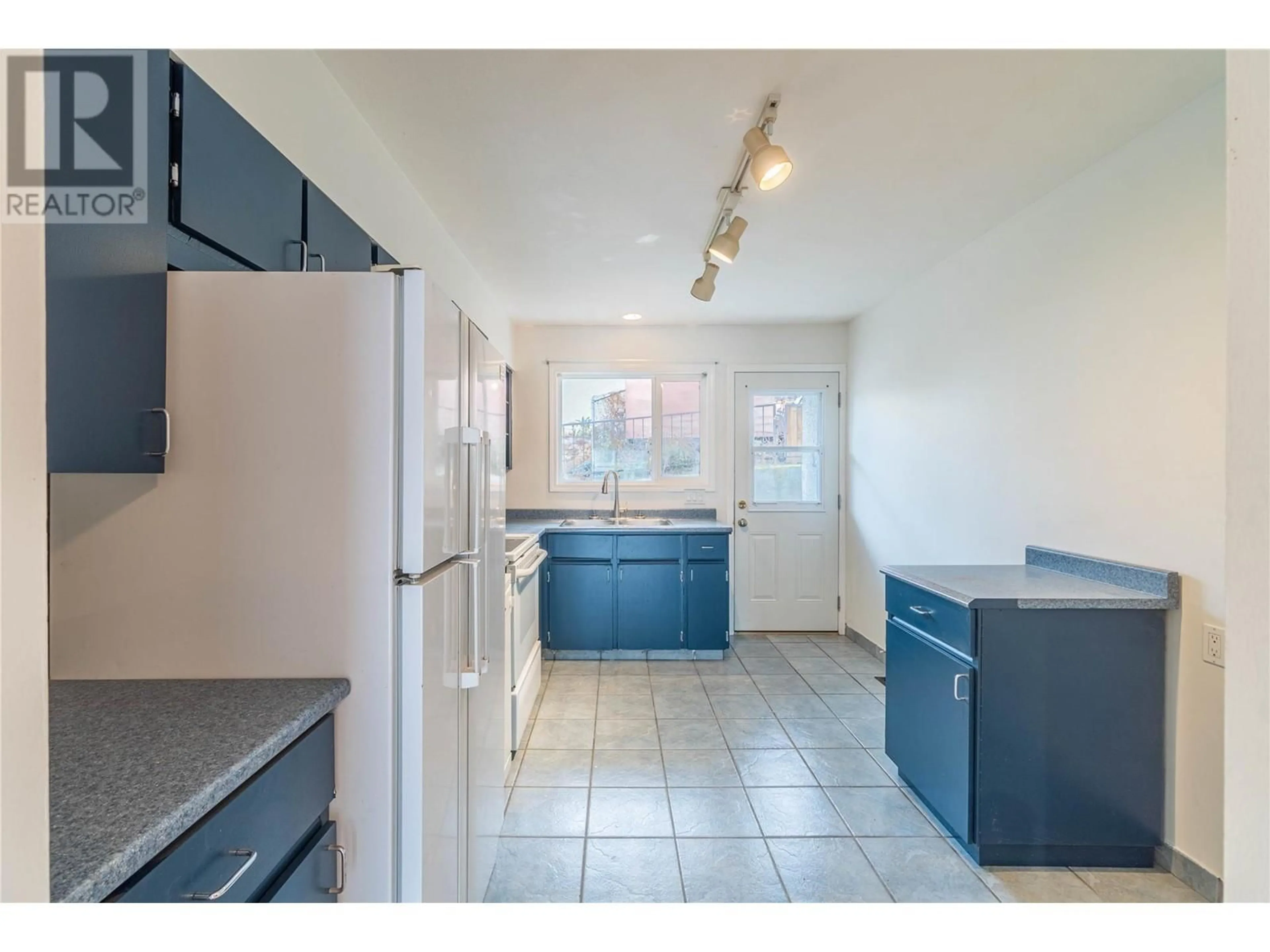 Standard kitchen, ceramic/tile floor for 825 HILL Street Unit# 101, Ashcroft British Columbia V0K1A0