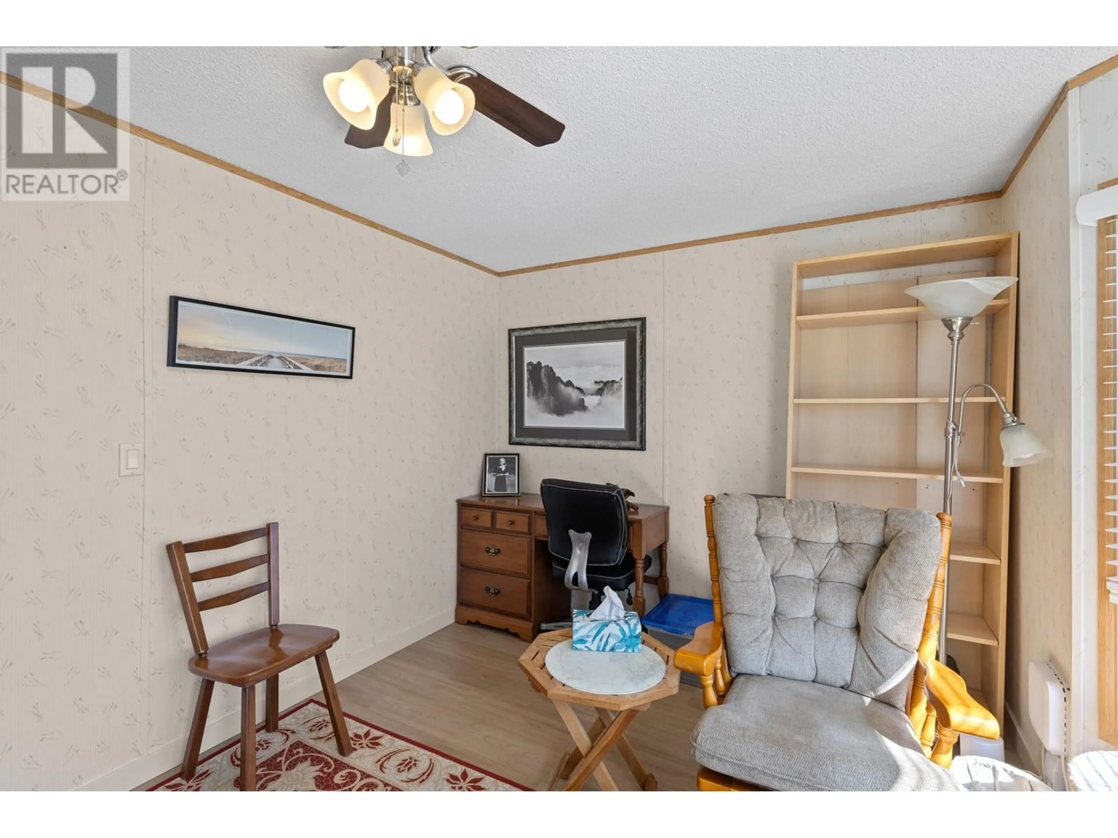Living room with furniture, wood/laminate floor for 35 - 1850 SHANNON LAKE ROAD, West Kelowna British Columbia V4T1L6