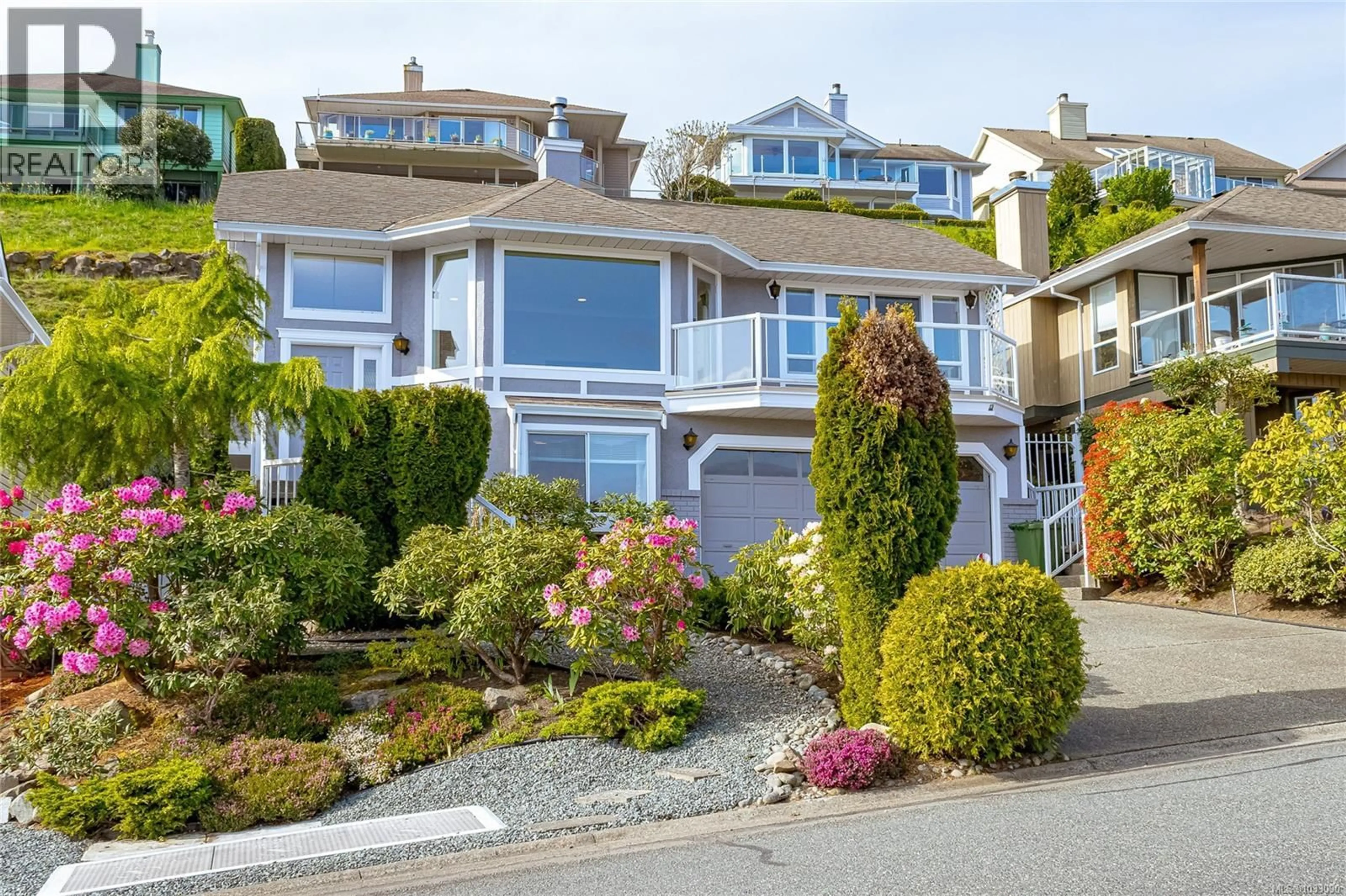 Home with vinyl exterior material, street for 532 MARINE VIEW, Cobble Hill British Columbia V8H0K8