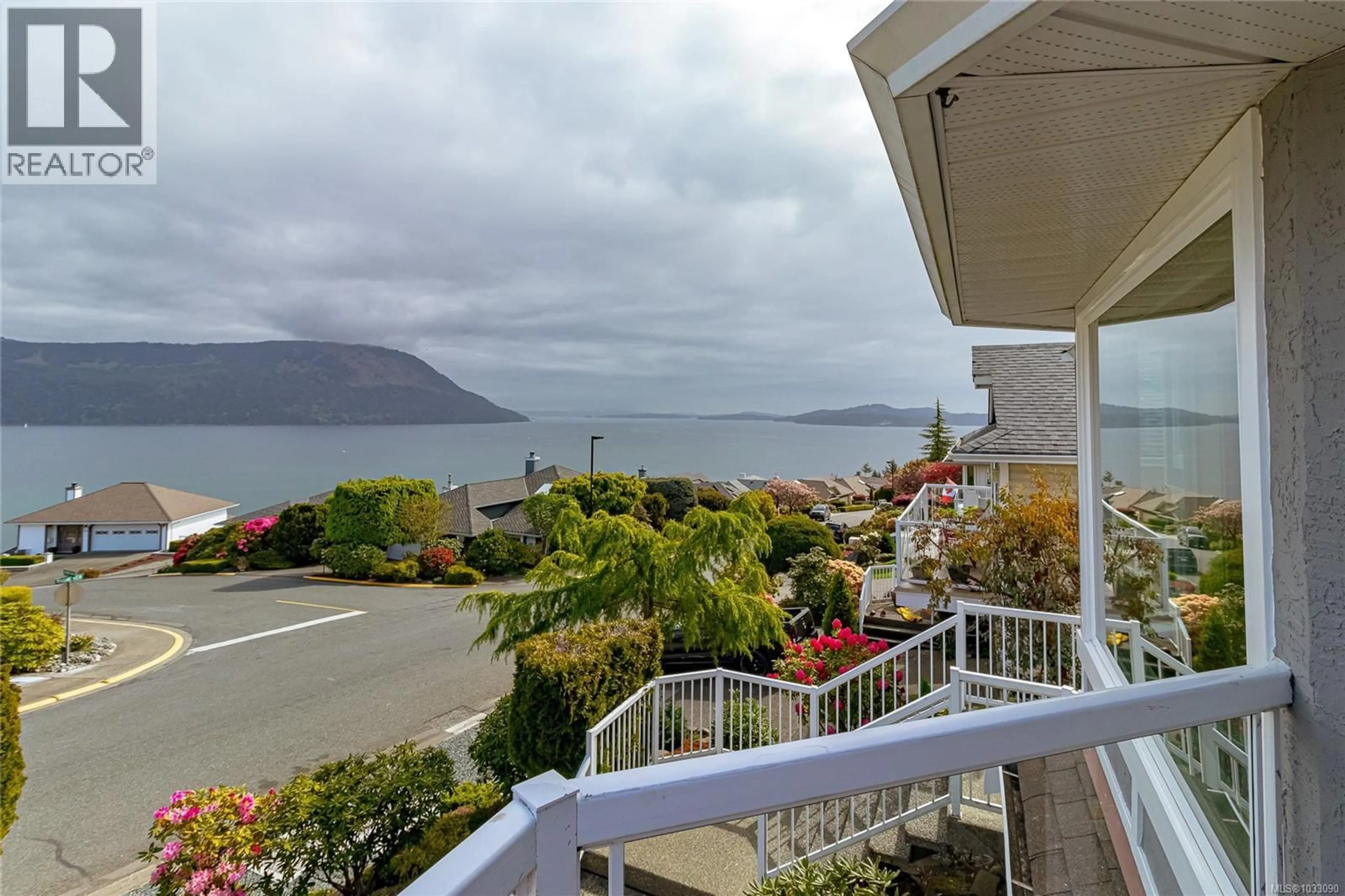 Balcony in the apartment, water/lake/river/ocean view for 532 MARINE VIEW, Cobble Hill British Columbia V8H0K8