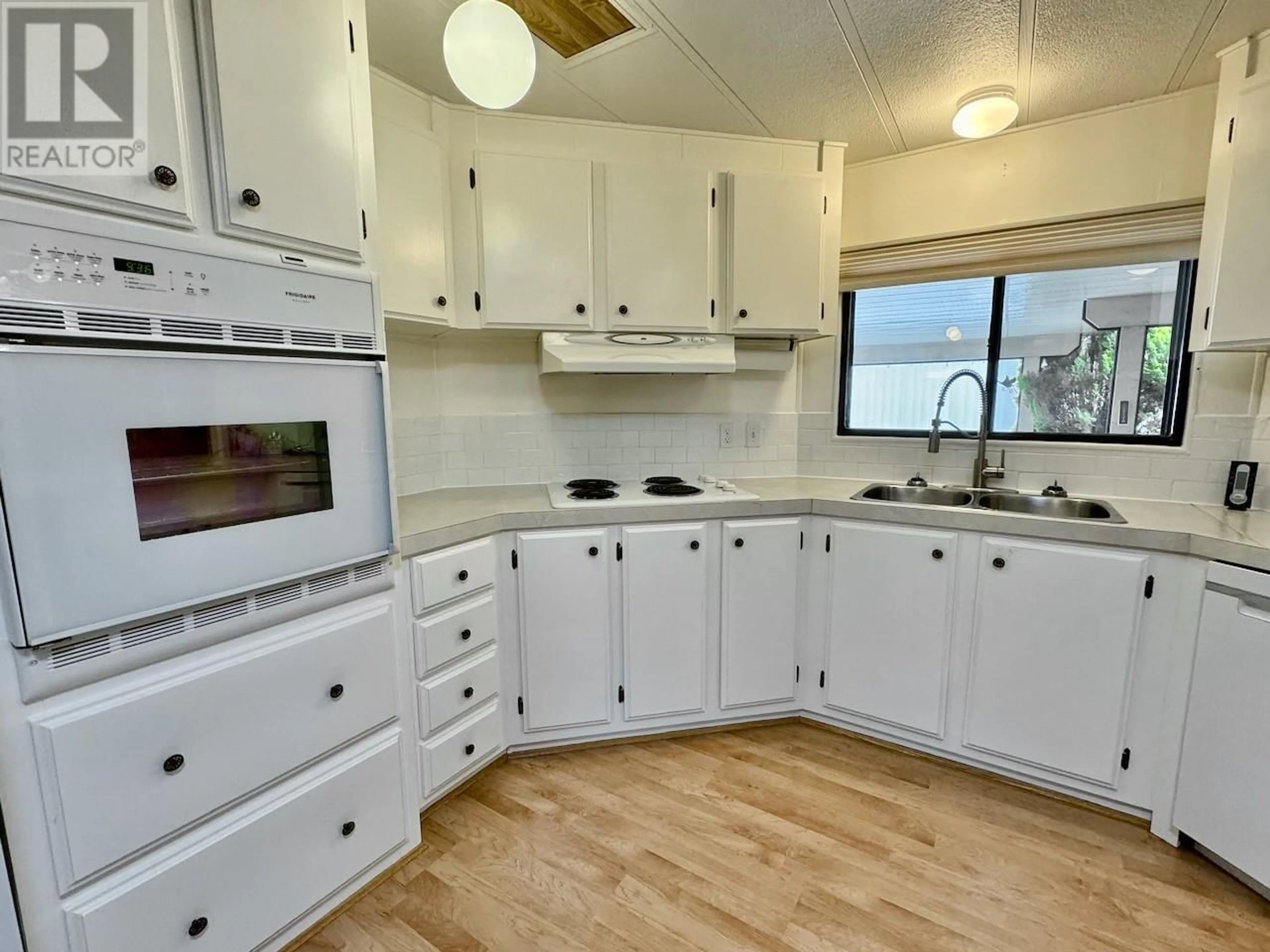 Standard kitchen, unknown for 8487 Highway 97 Unit# 50, Oliver British Columbia V0H1T2