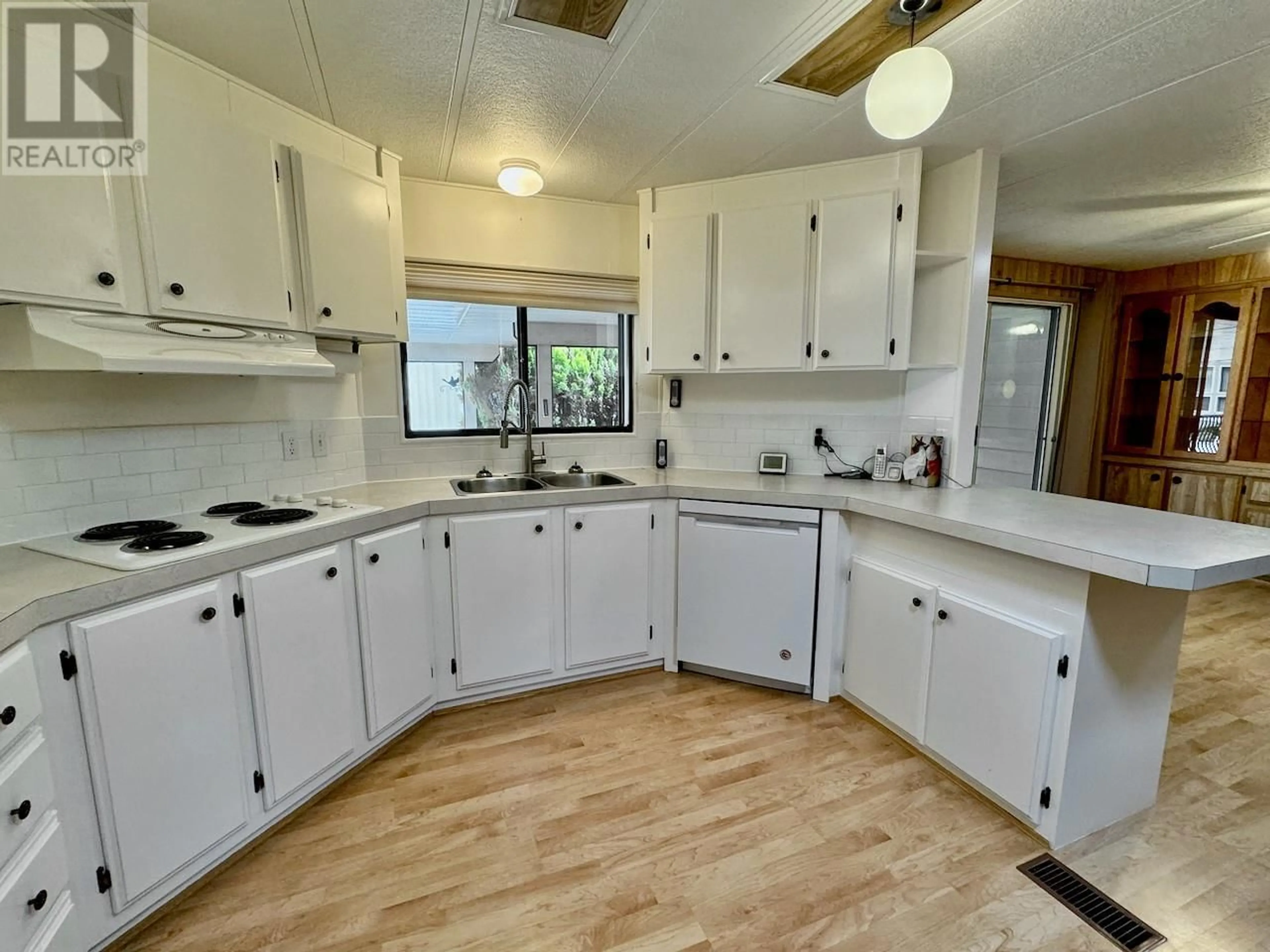 Standard kitchen, unknown for 8487 Highway 97 Unit# 50, Oliver British Columbia V0H1T2