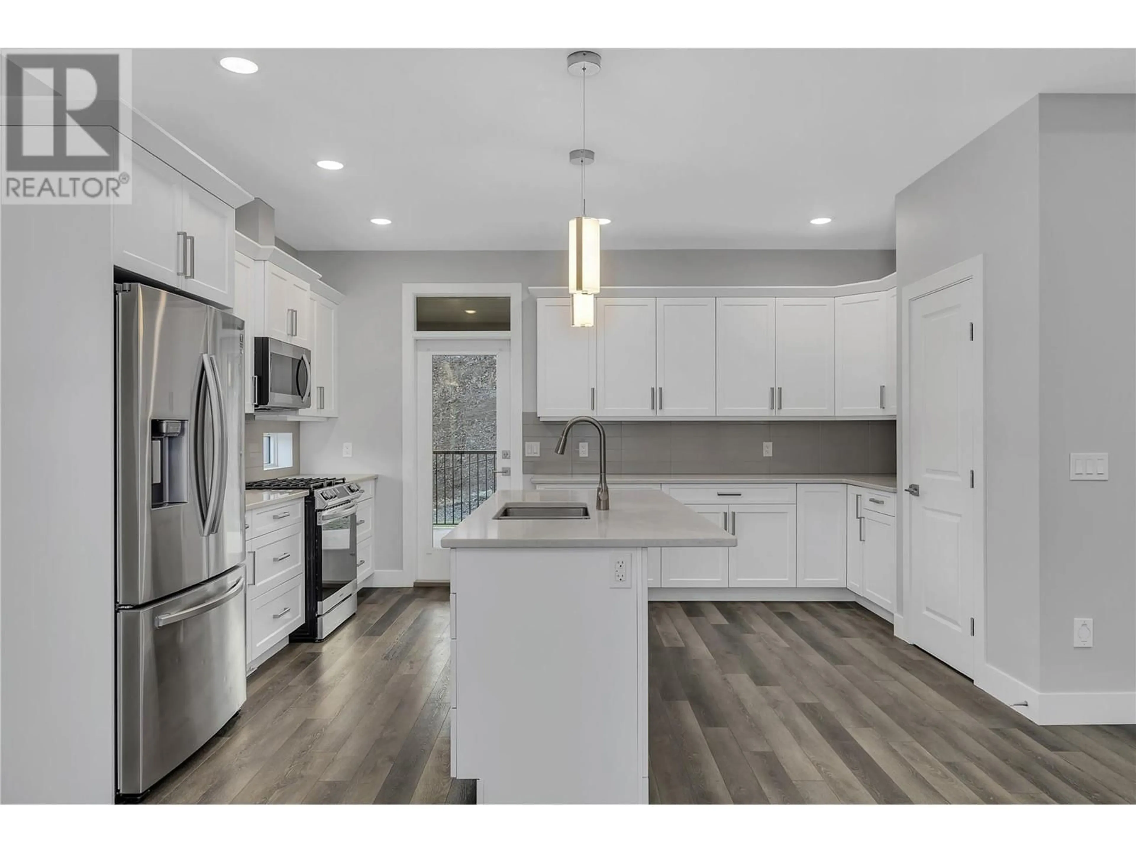 Open concept kitchen, unknown for 2779 Canyon Crest Drive, West Kelowna British Columbia V4T3N3