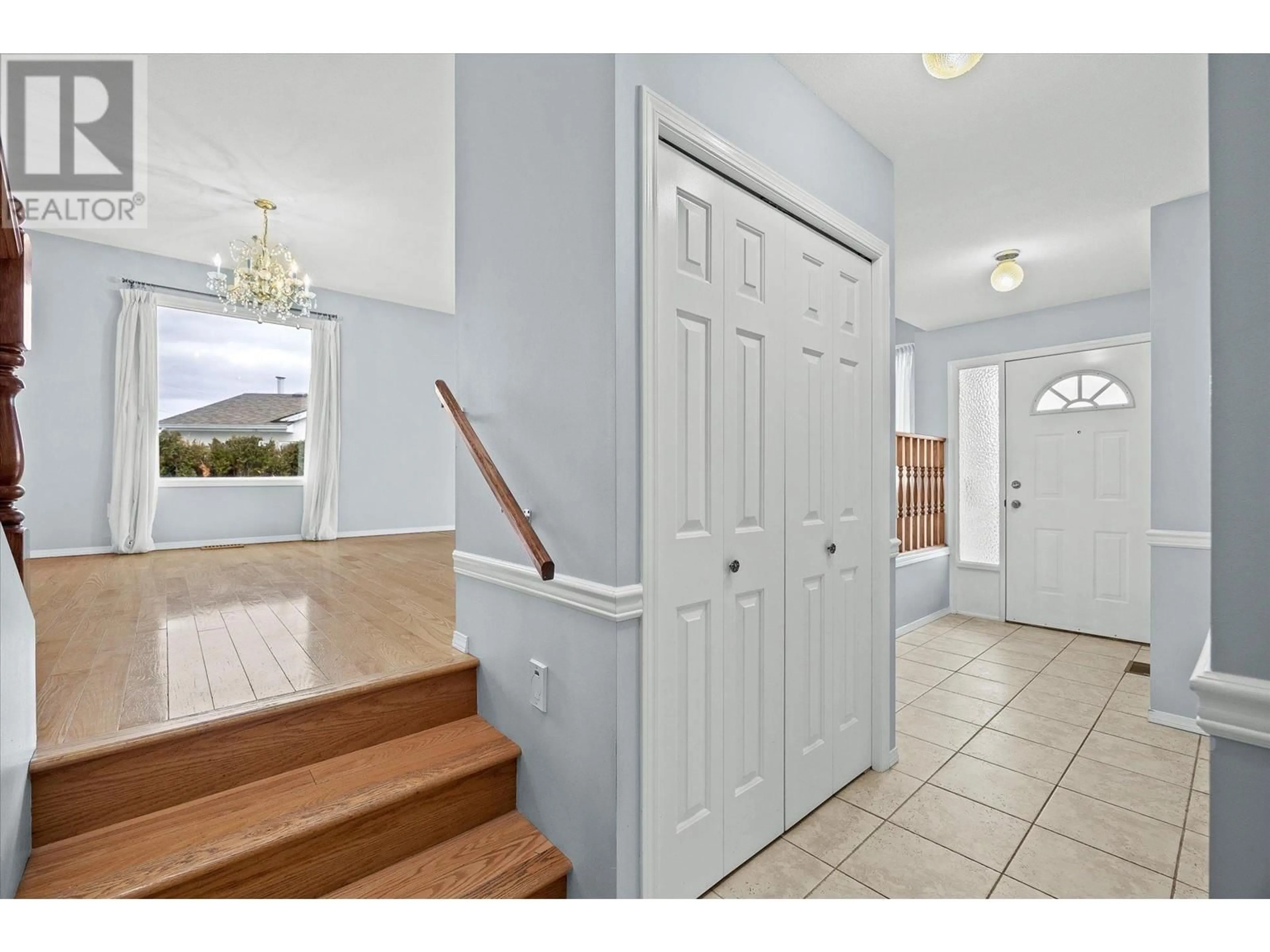 Indoor entryway for 908 Vickers Court Lot# Lot 4, Kelowna British Columbia V1W3V9