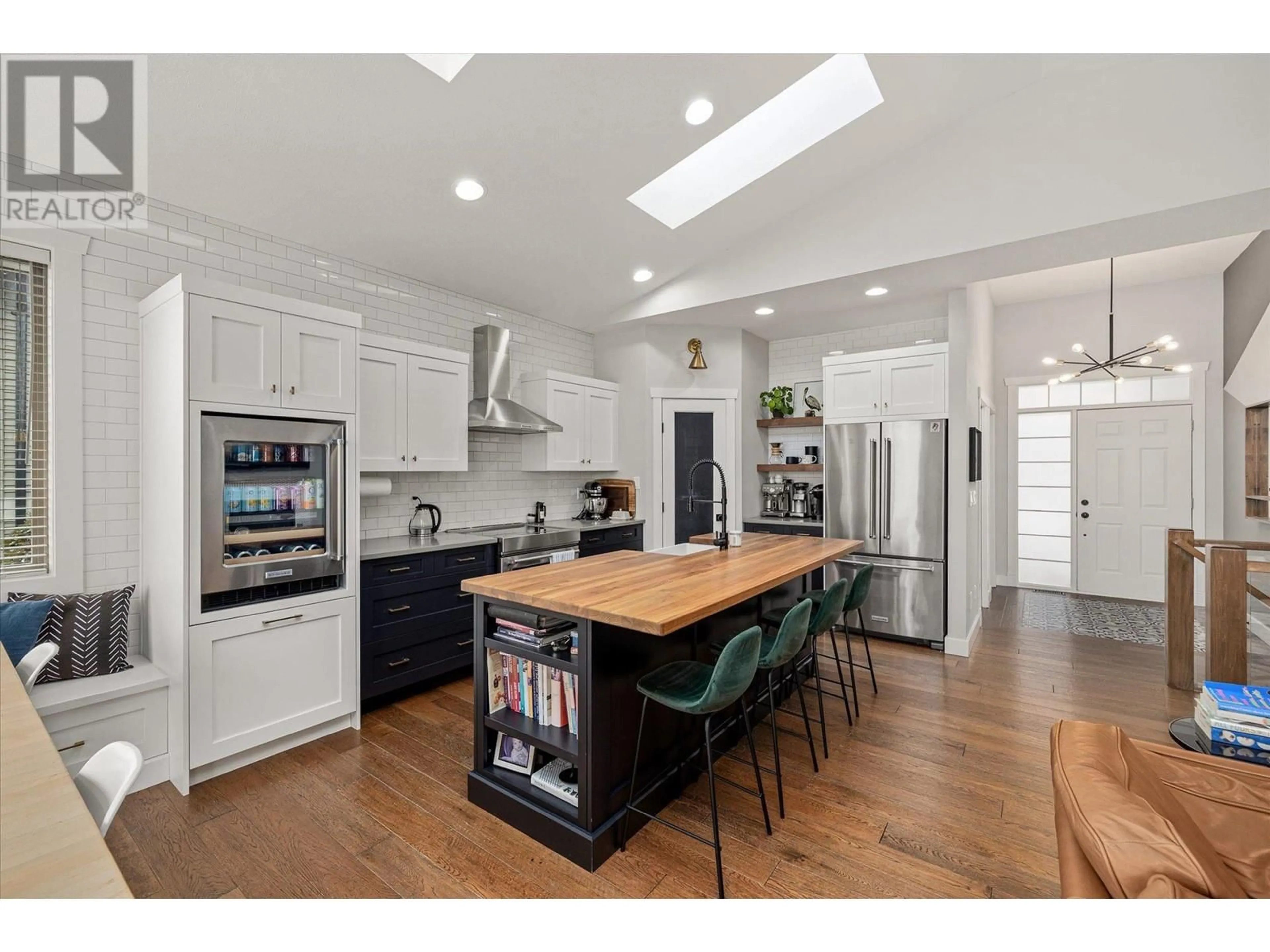 Open concept kitchen, unknown for 1407 Kendra Court, Kelowna British Columbia V1P1P1