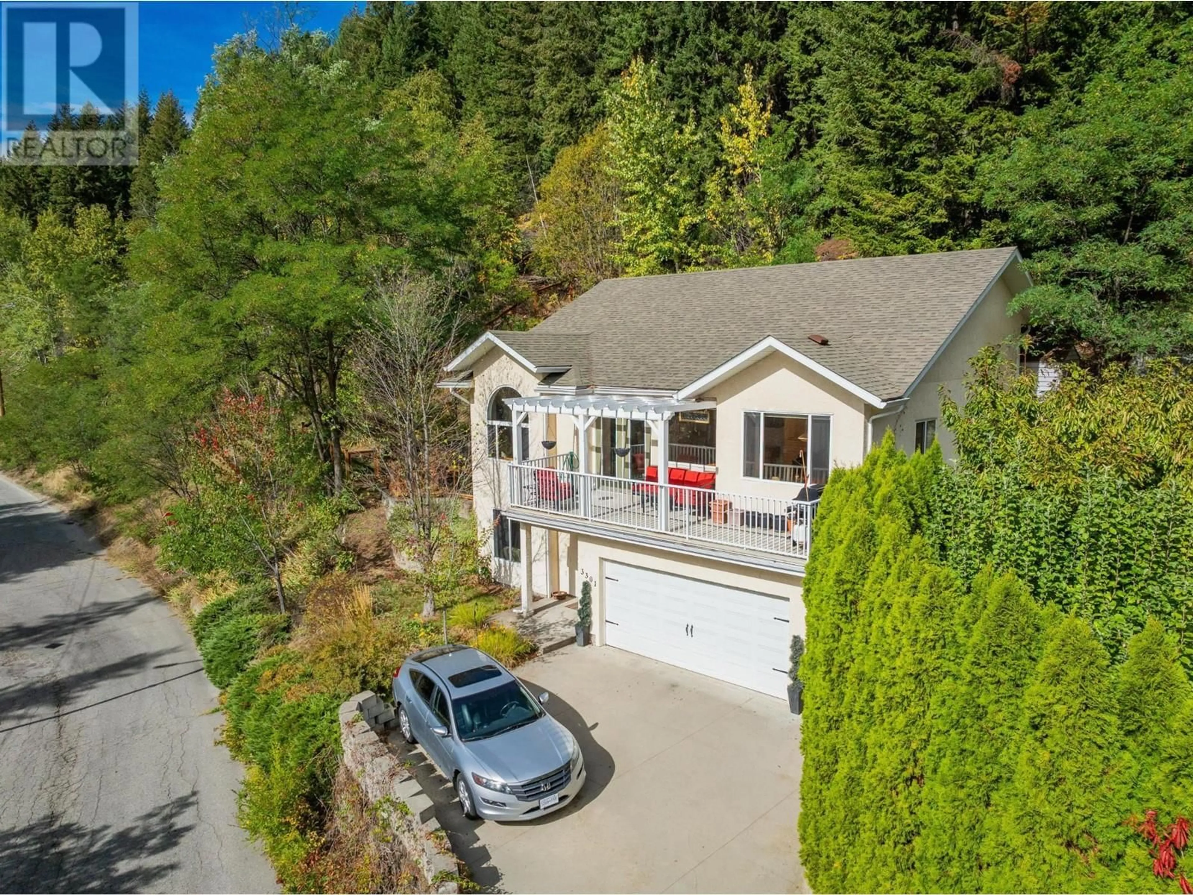 A pic from outside/outdoor area/front of a property/back of a property/a pic from drone, unknown for 3301 LABURNUM Drive, Trail British Columbia V1R2S8