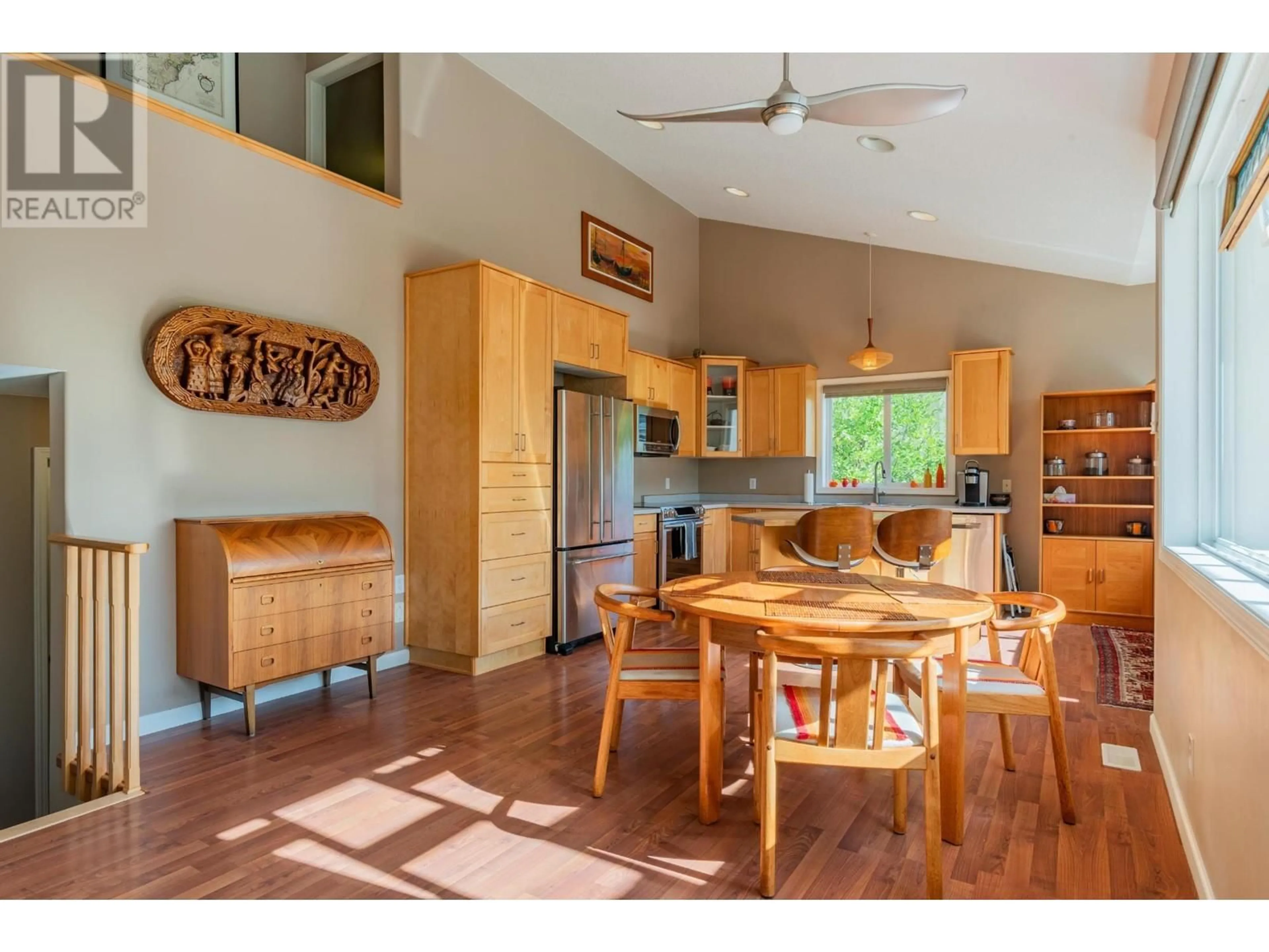 Open concept kitchen, wood/laminate floor for 3301 LABURNUM Drive, Trail British Columbia V1R2S8