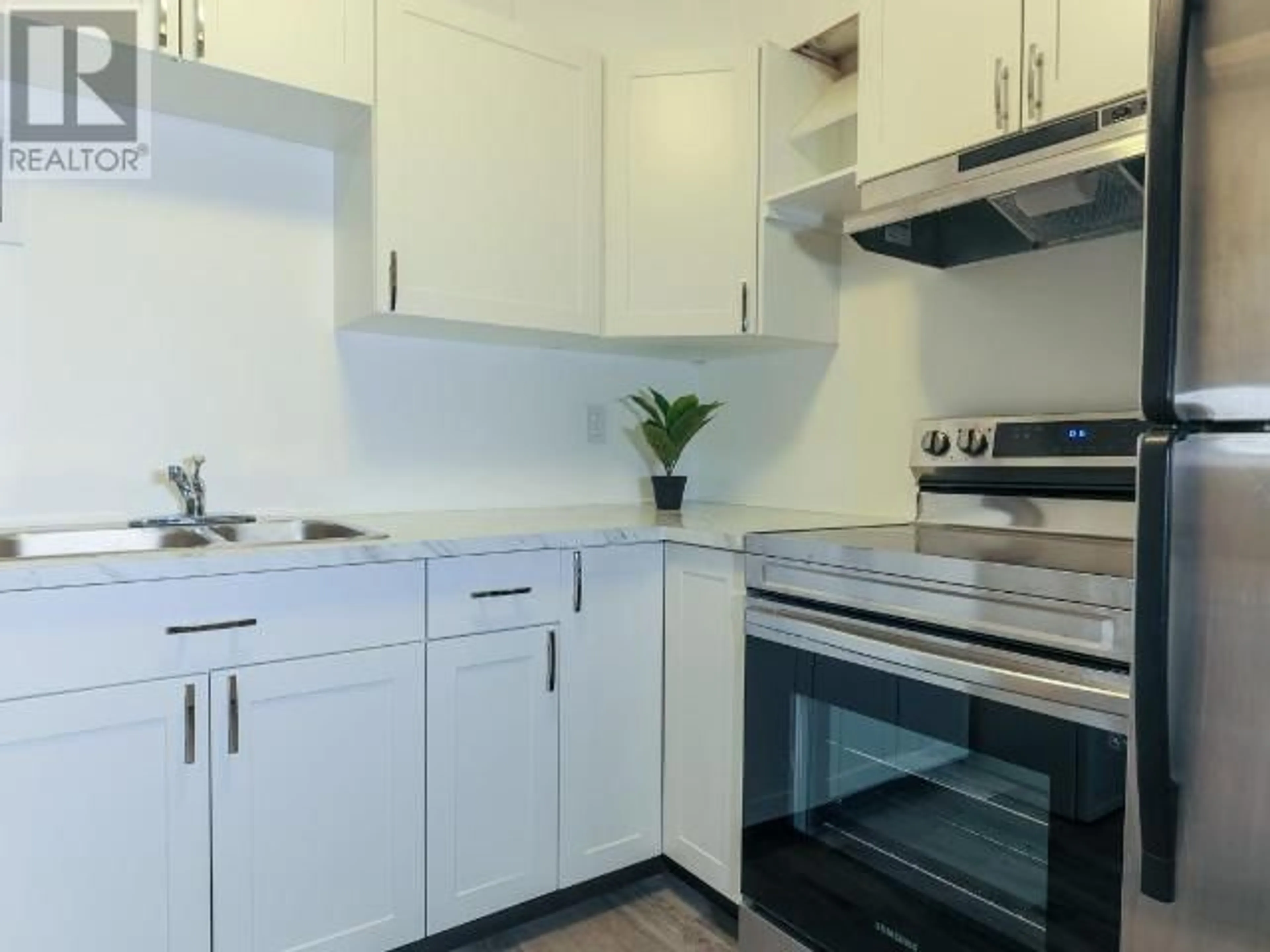 Standard kitchen, unknown for 878 Eagleson Crescent Lot# 12, Lillooet British Columbia V0K1V0