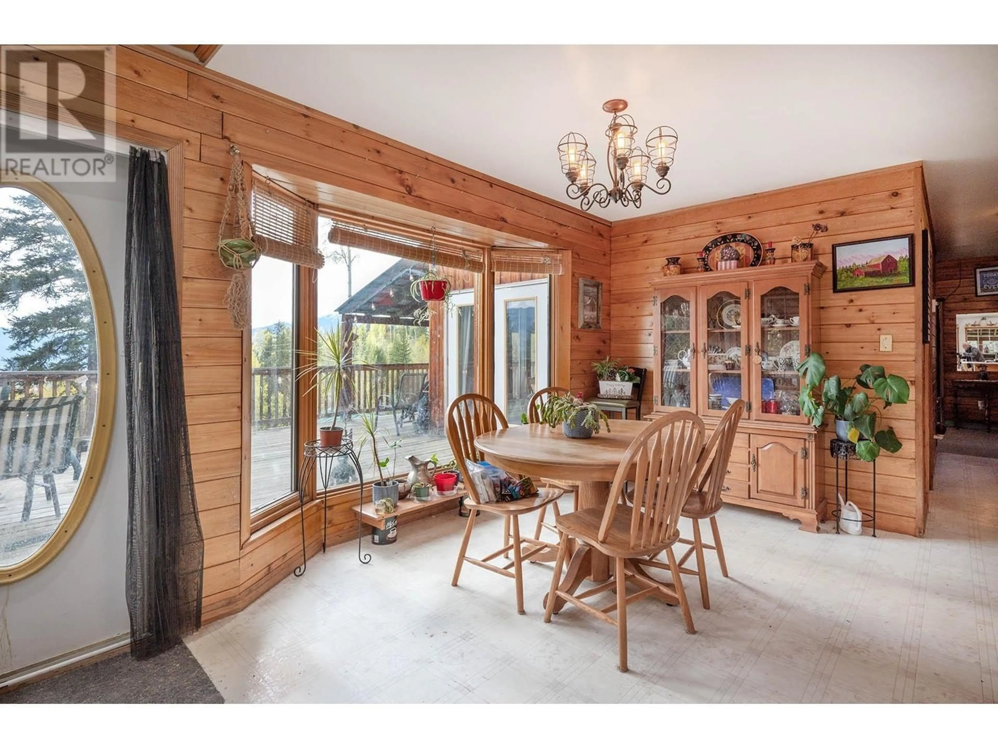 Dining room, wood/laminate floor for 956 BARBER Road, Clearwater British Columbia V0E1N1