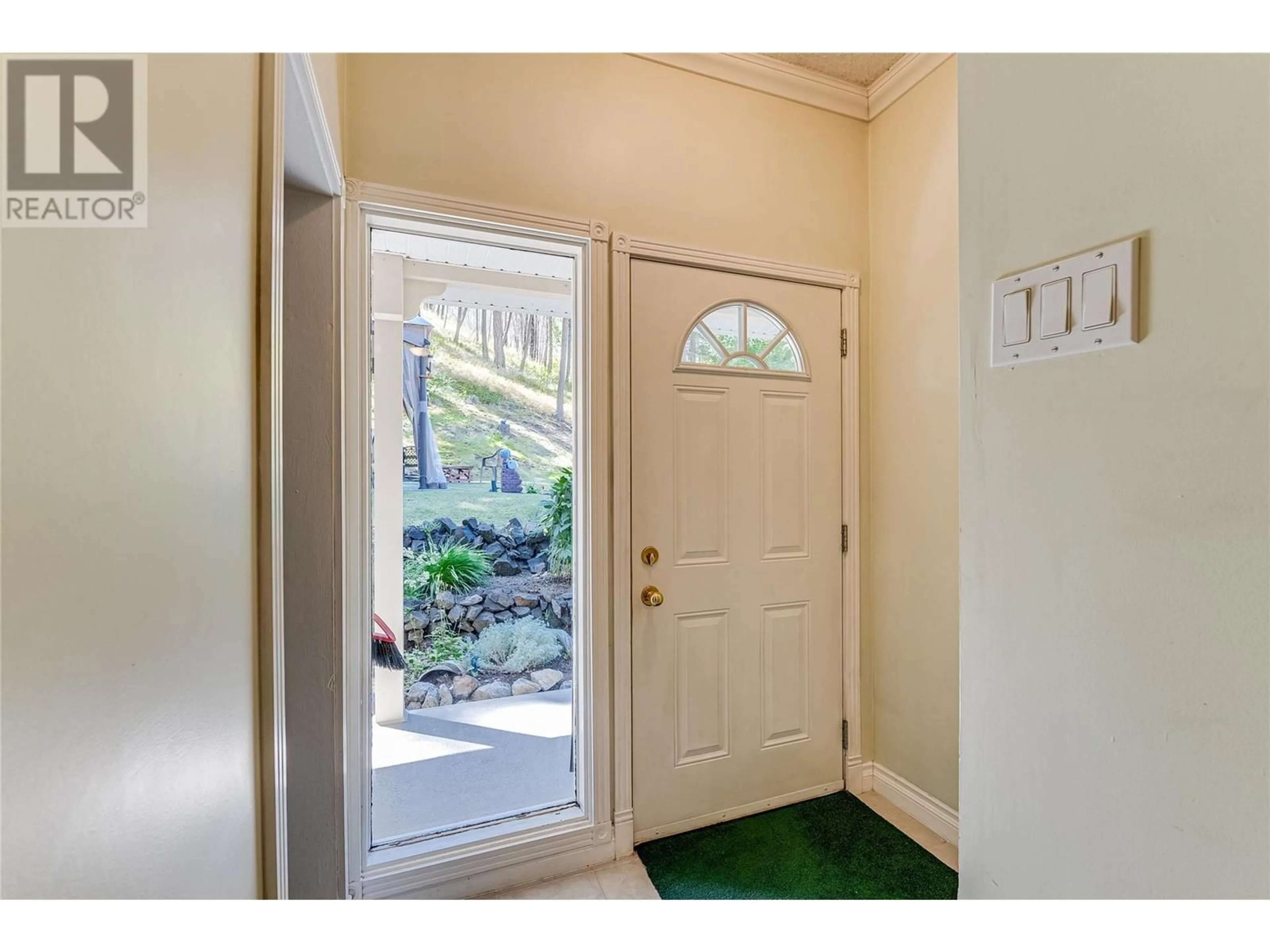 Indoor entryway for 4140 KAML VERNON HIGHWAY, Kamloops British Columbia V0E2N0